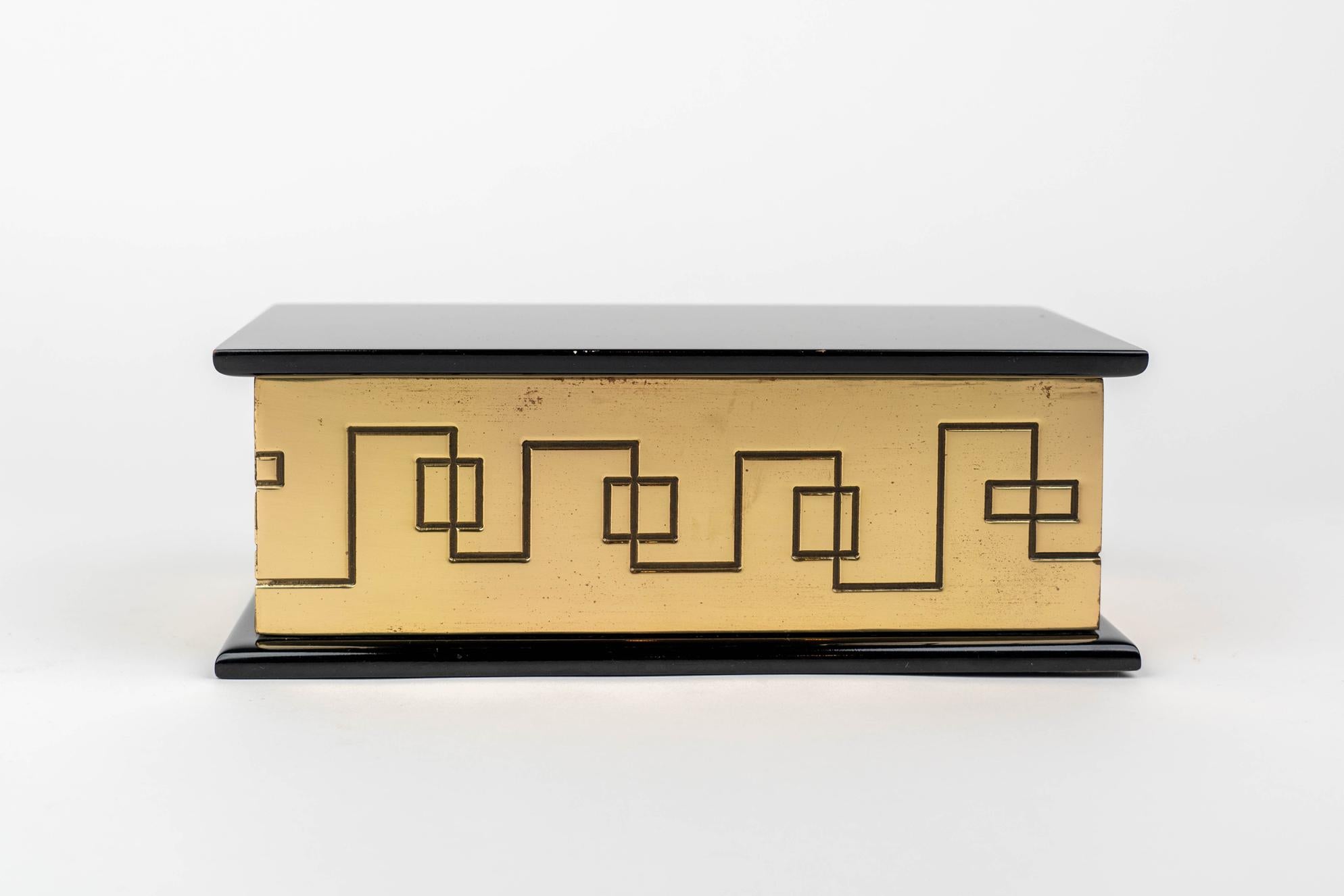 Mid-Century Modern Rectangular Decorative Box in Solid Brass and Lacquered Wood, Italy 1970s For Sale