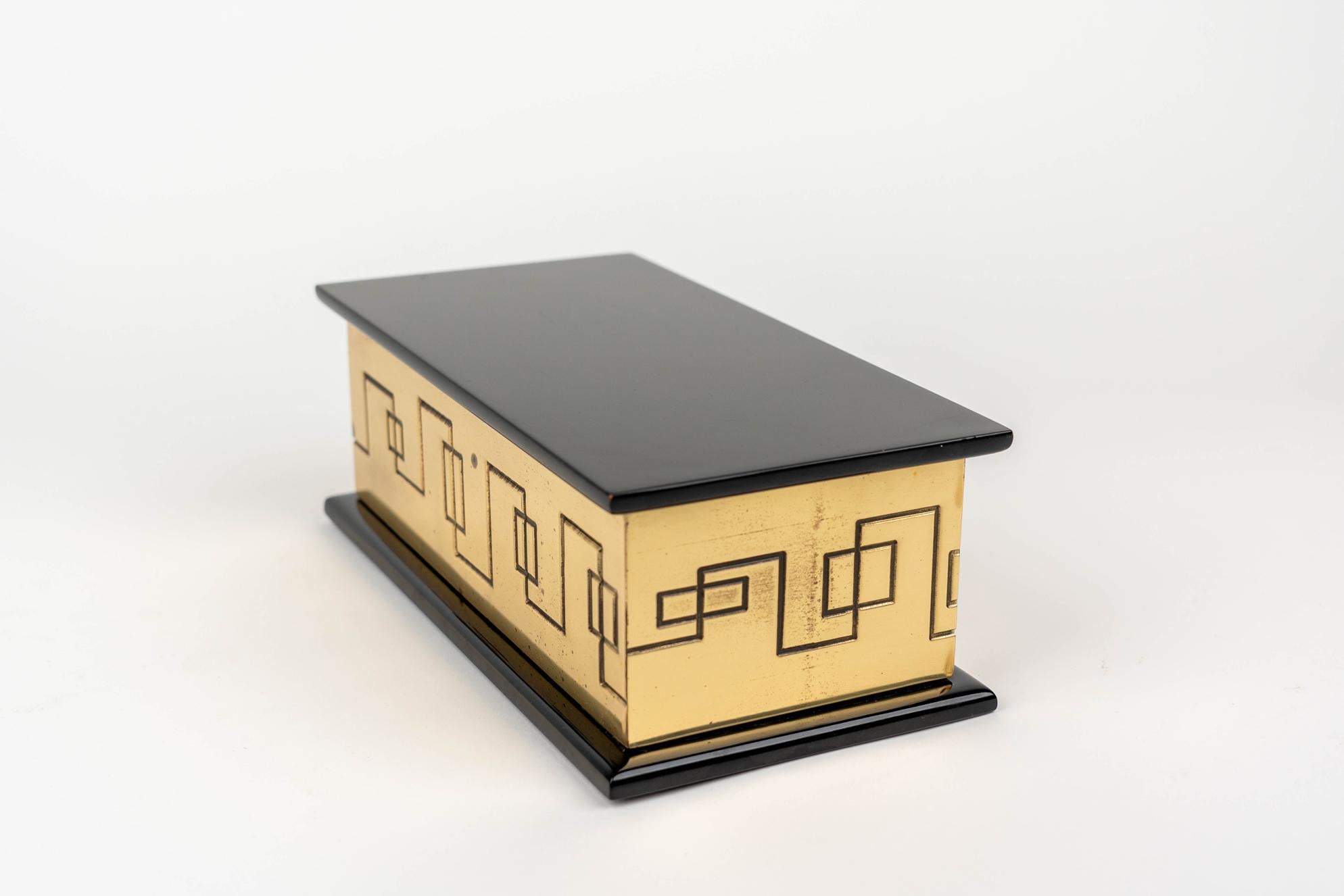 Italian Rectangular Decorative Box in Solid Brass and Lacquered Wood, Italy 1970s For Sale