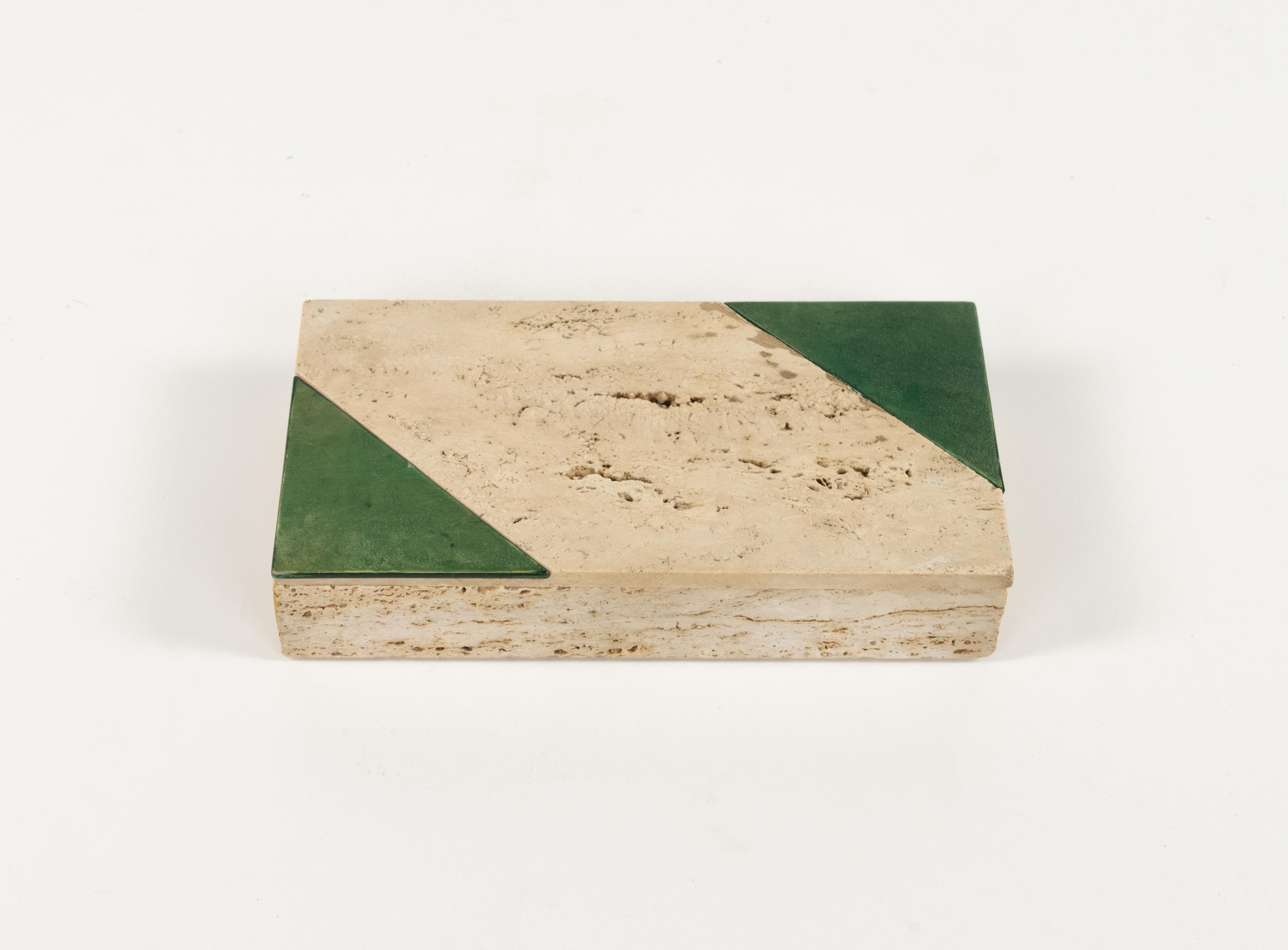 Late 20th Century Rectangular Decorative Box in Travertine Fratelli Mannelli Style, Italy 1970s For Sale