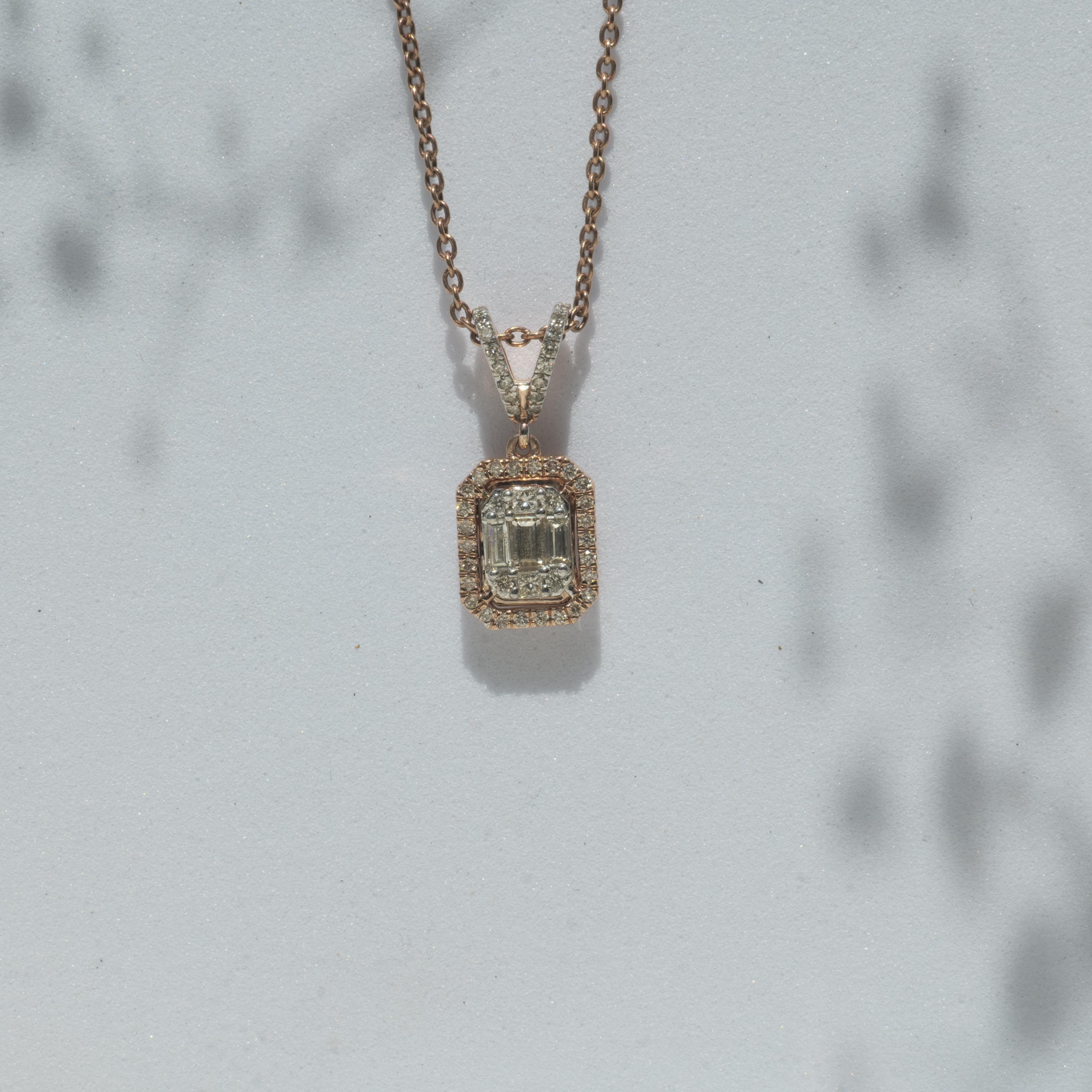 Rectangular Design Fancy Diamonds Pendant Necklace in 18k Solid Gold For Sale 4