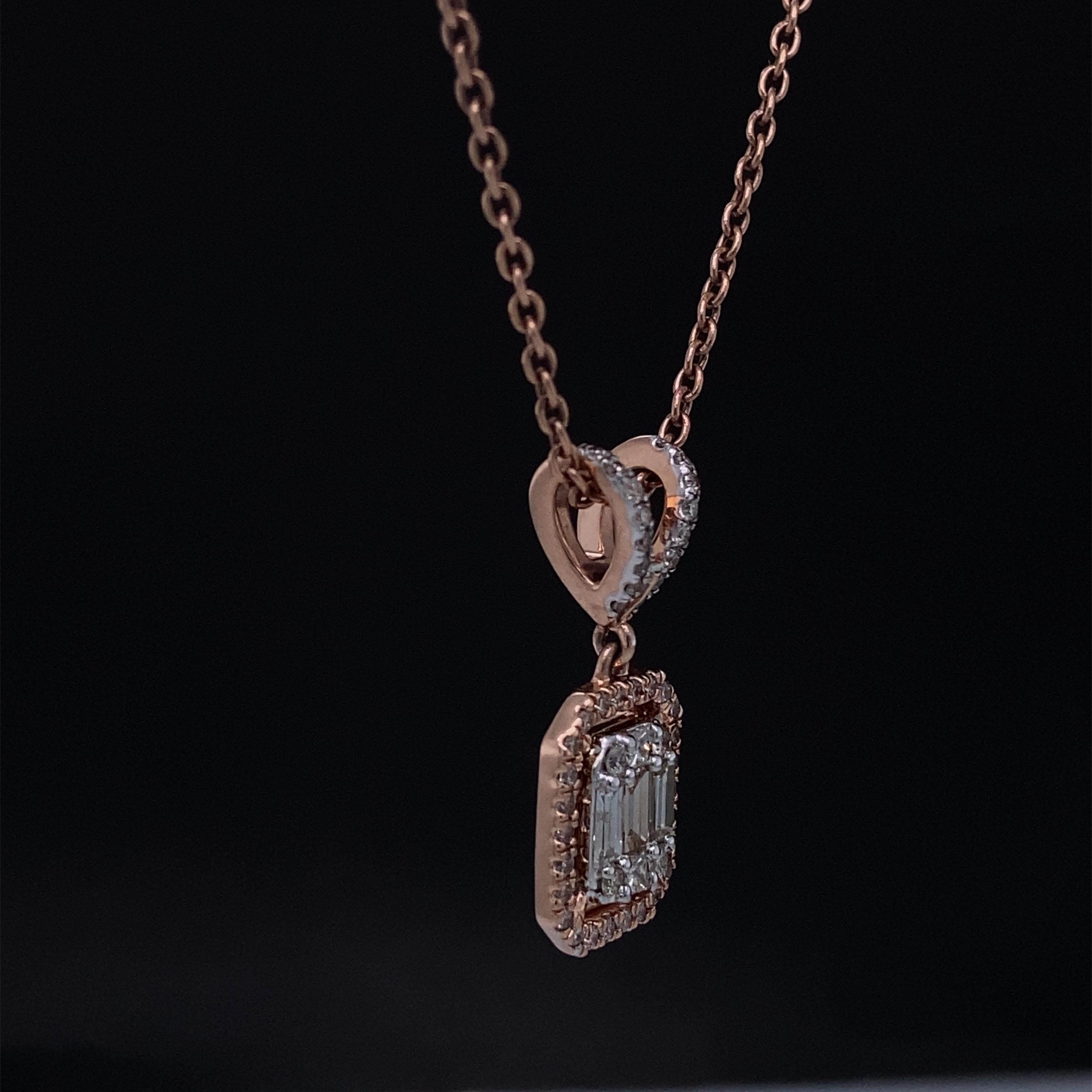 Rectangular Design Fancy Diamonds Pendant Necklace in 18k Solid Gold For Sale 1