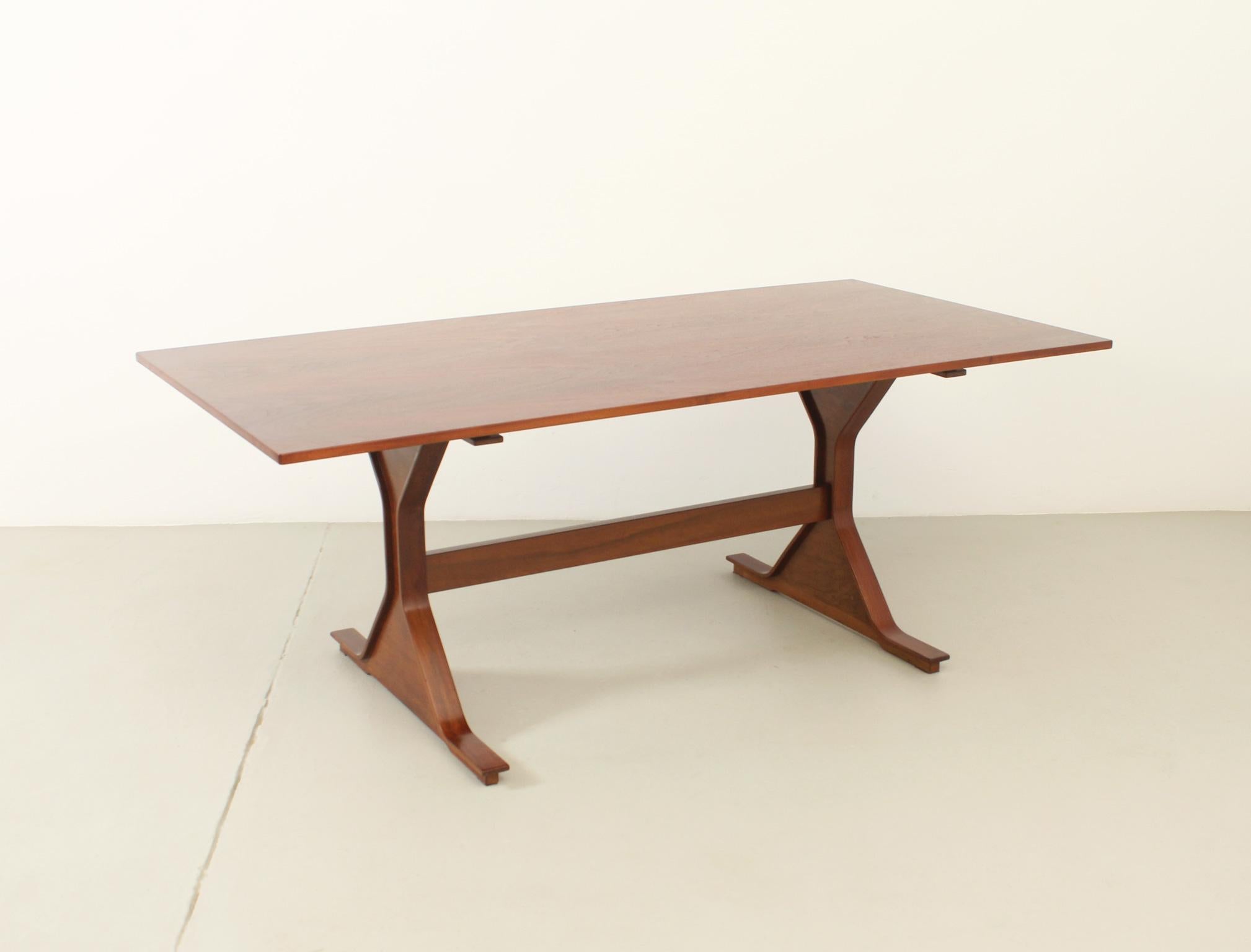 Rectangular Dining Table by Gianfranco Frattini for Bernini, Italy For Sale 7