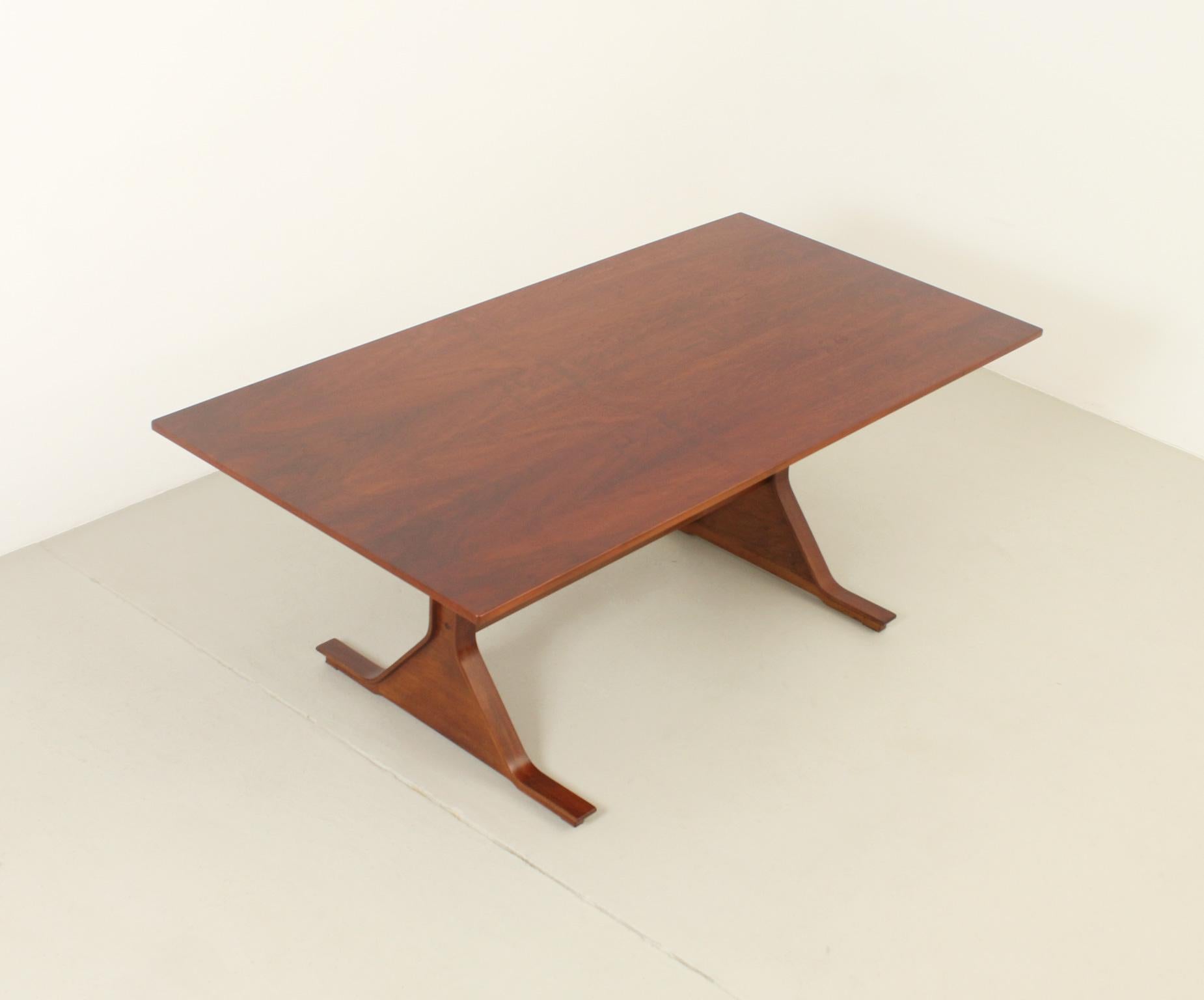 Rectangular Dining Table by Gianfranco Frattini for Bernini, Italy For Sale 9