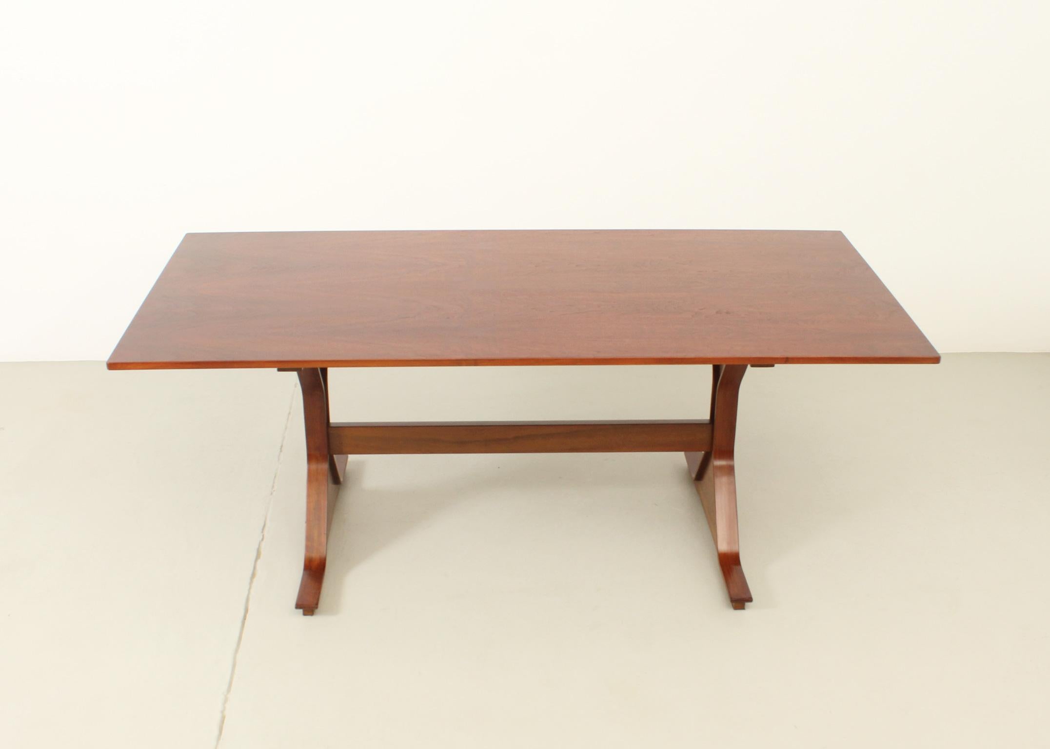 Mid-20th Century Rectangular Dining Table by Gianfranco Frattini for Bernini, Italy For Sale