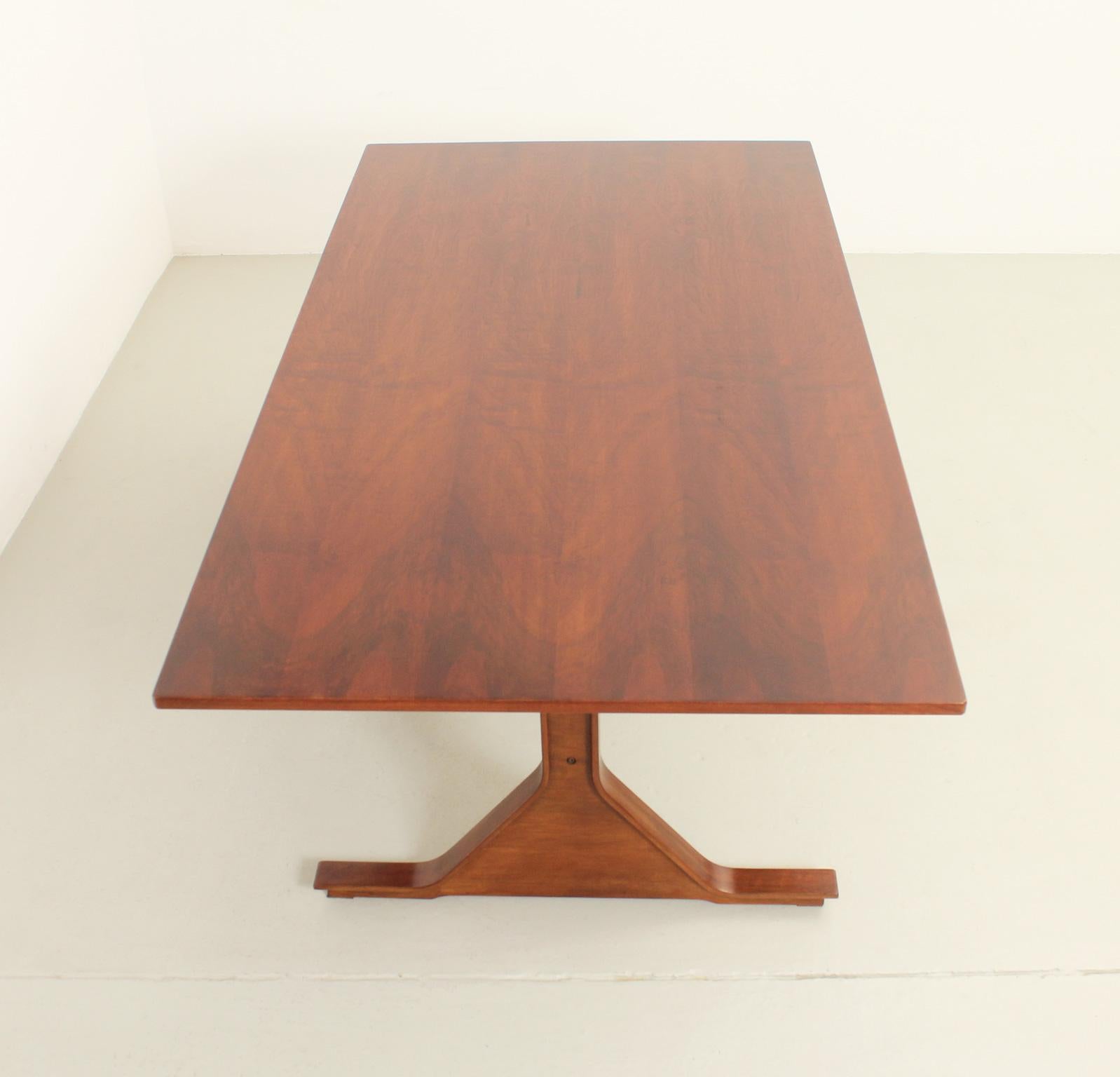 Rectangular Dining Table by Gianfranco Frattini for Bernini, Italy For Sale 1