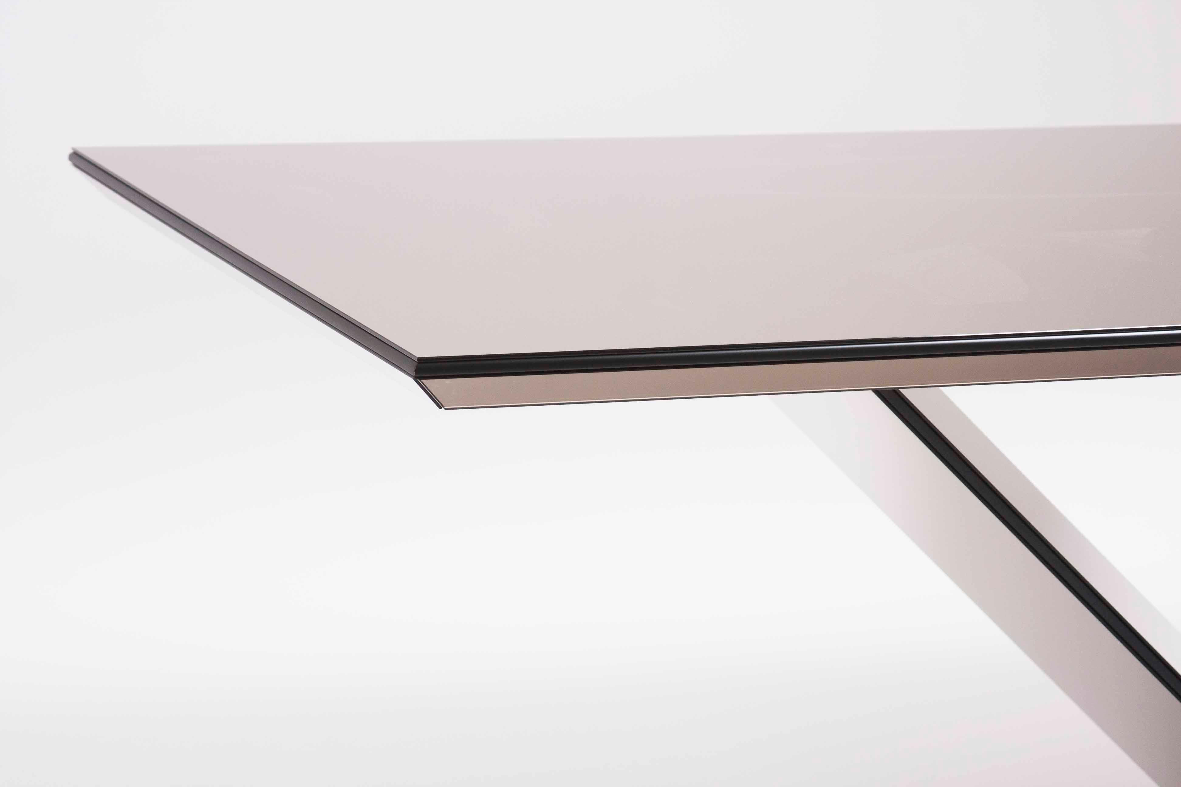 Mesa de comedor Dubai, Espejo Brasileño en venta