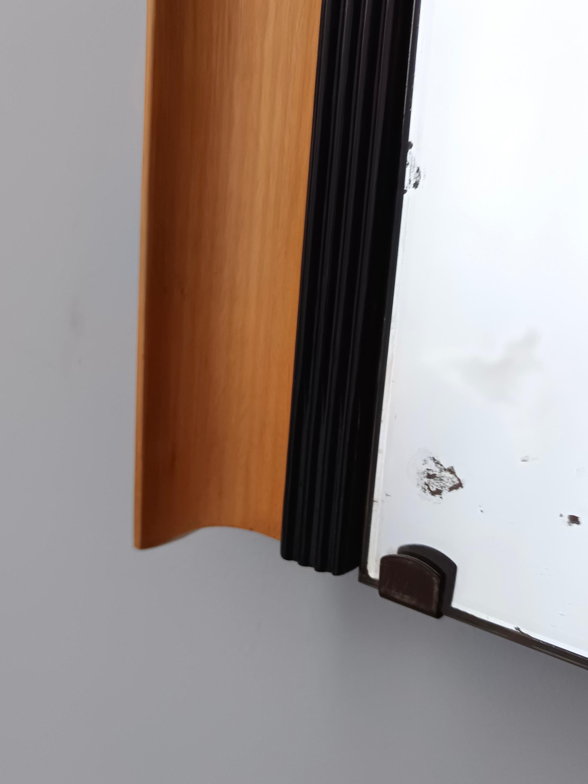 Rechteckiger Wandspiegel aus ebonisierter Buche und Ahornholz, Paolo Buffa, Italien (Mitte des 20. Jahrhunderts) im Angebot