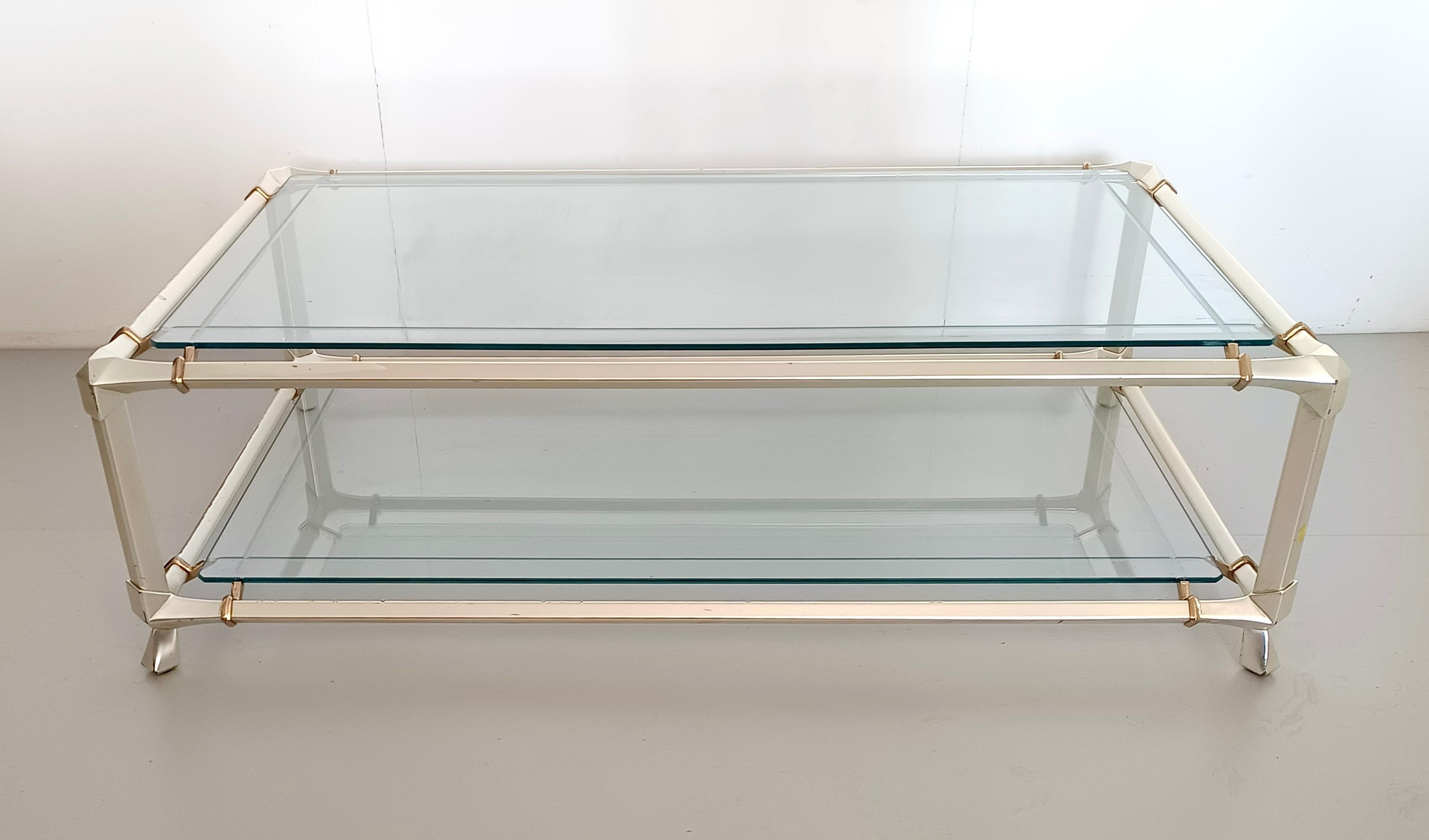 Rectangular Engraved Crystal and White Metal Coffee Table with a Lower Shelf In Good Condition For Sale In Bresso, Lombardy