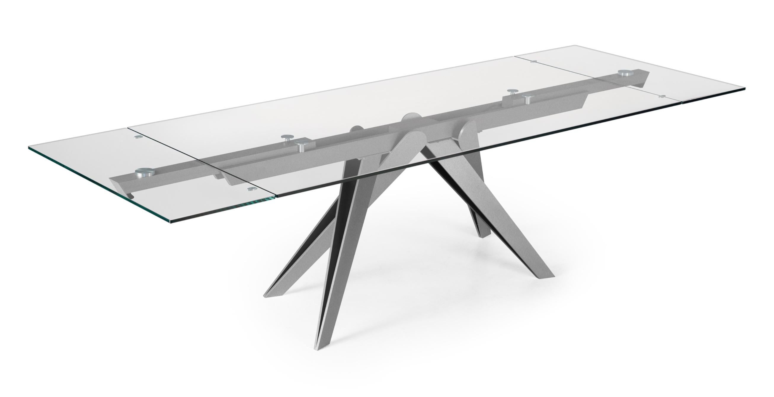 SOMNIA - Extendable Dining Table
Design: A. Casati

The Somnia dining table combines contemporary elegance with practical functionality, making it a sophisticated centerpiece for any interior. Perfect for everyday meals and formal dinners, Somnia