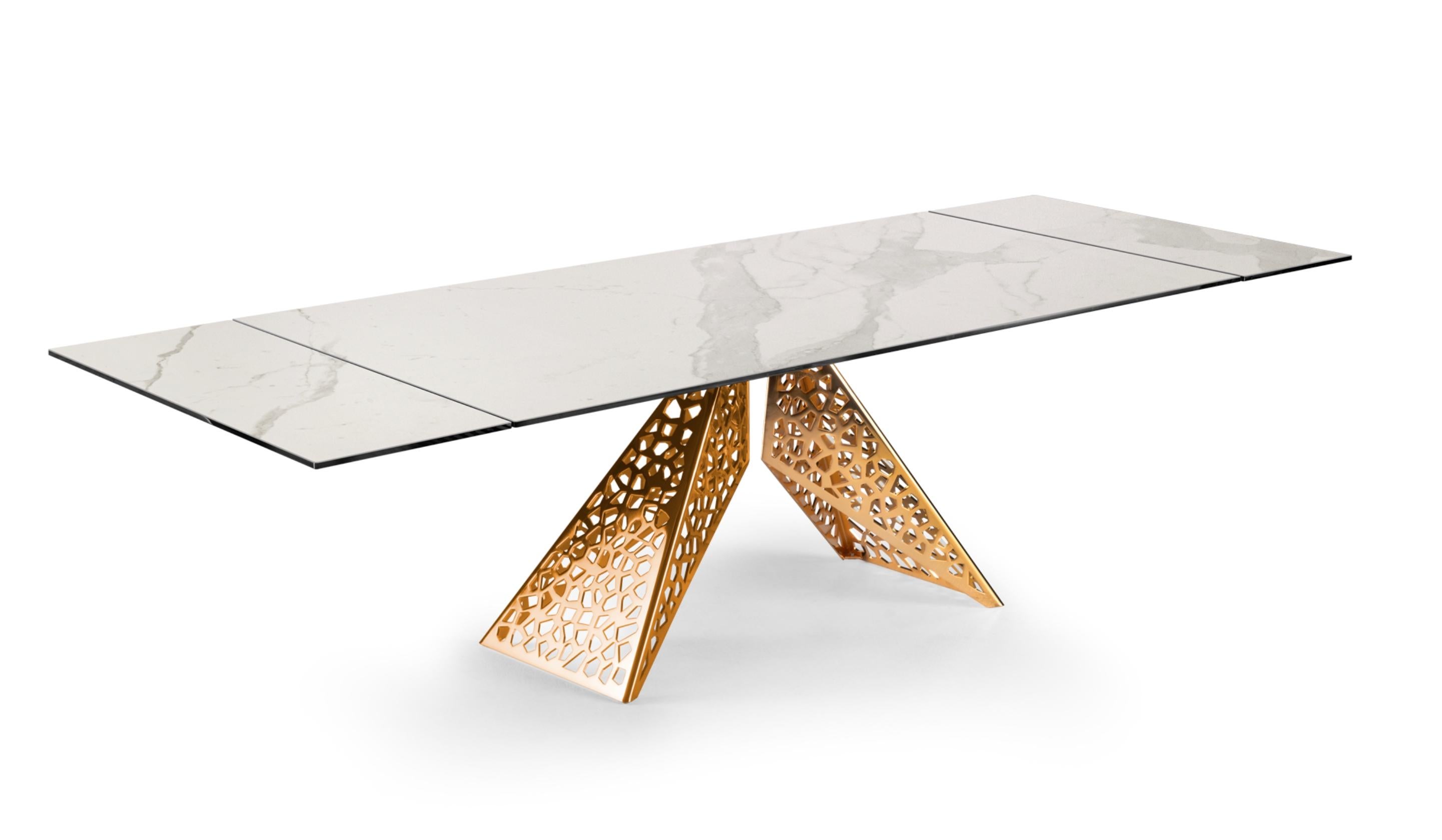 COLISEUM - Mesa de comedor extensible
Diseño: A. Casati

La mesa de comedor Coliseum combina un sofisticado diseño italiano con una práctica funcionalidad, ofreciendo un centro de mesa versátil y lujoso para interiores modernos. Diseñado para