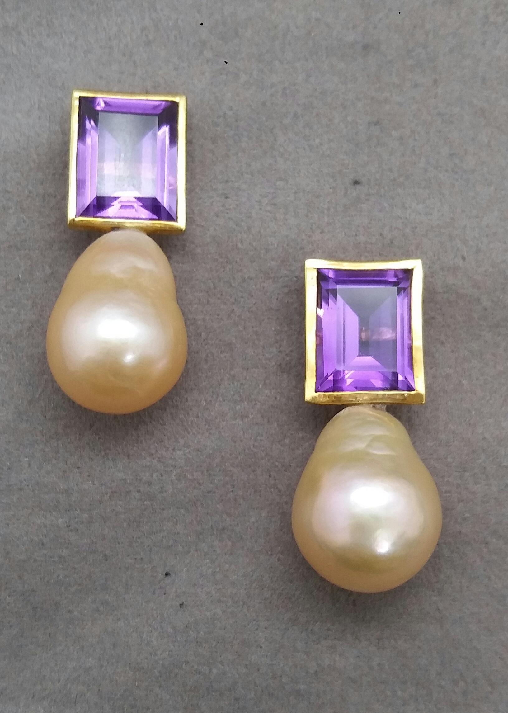 Rectangular Faceted Amethyst 14 K Yellow Gold Cream Baroque Pearls Stud Earrings In Good Condition For Sale In Bangkok, TH