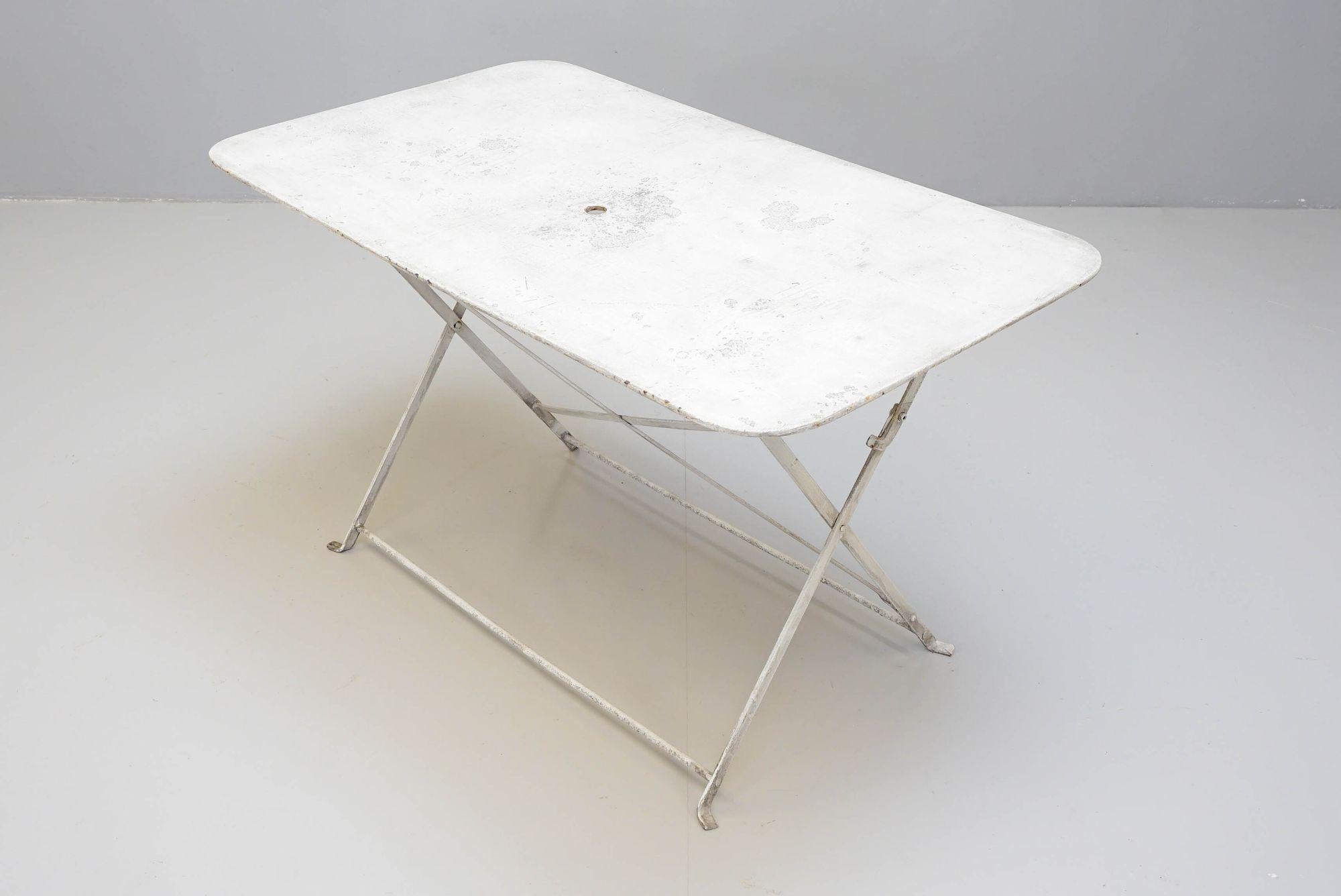 Milieu du XXe siècle Table de jardin pliante rectangulaire en vente