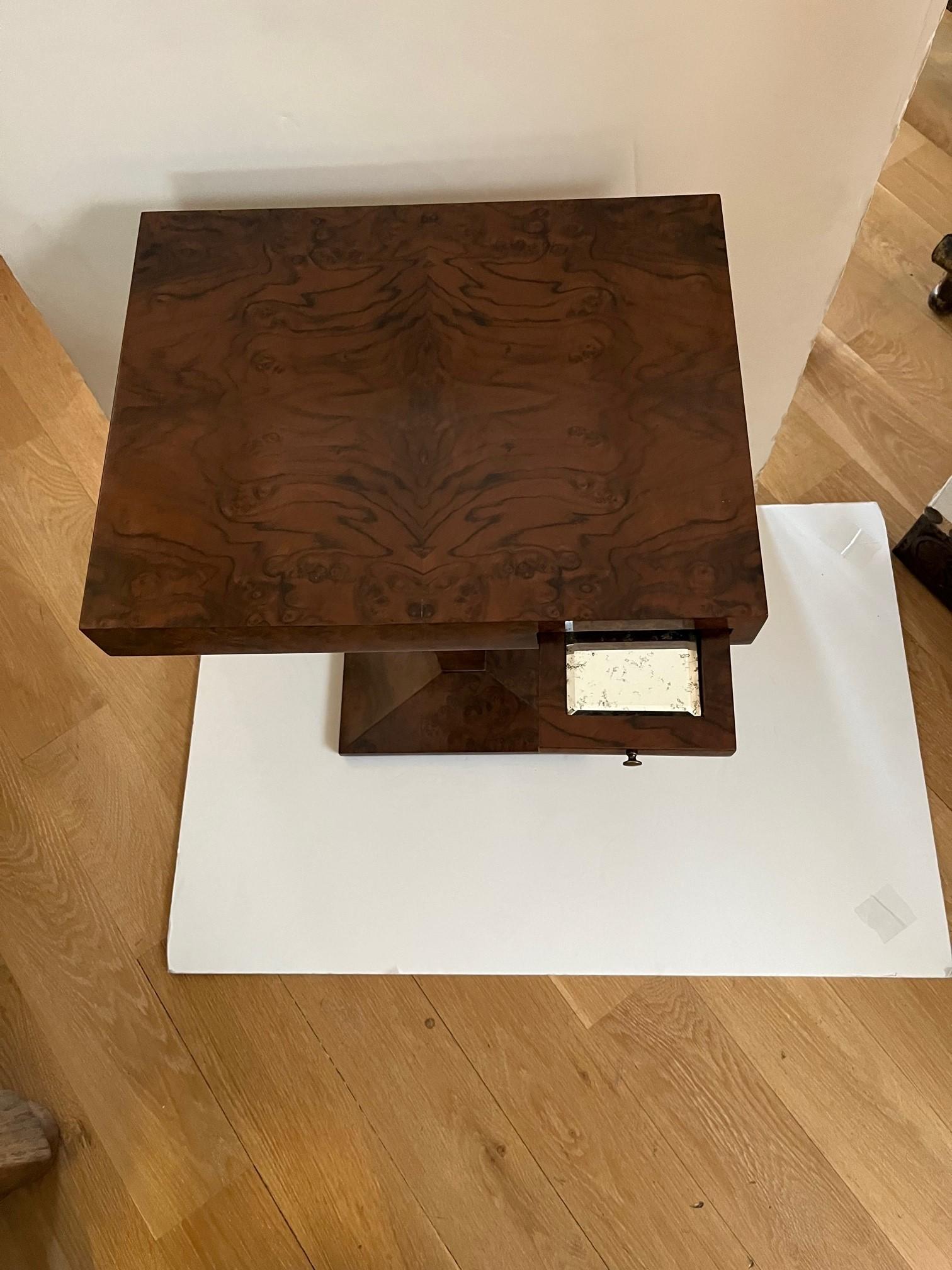 Rectangular French Burled Walnut Side Table In New Condition For Sale In Los Angeles, CA