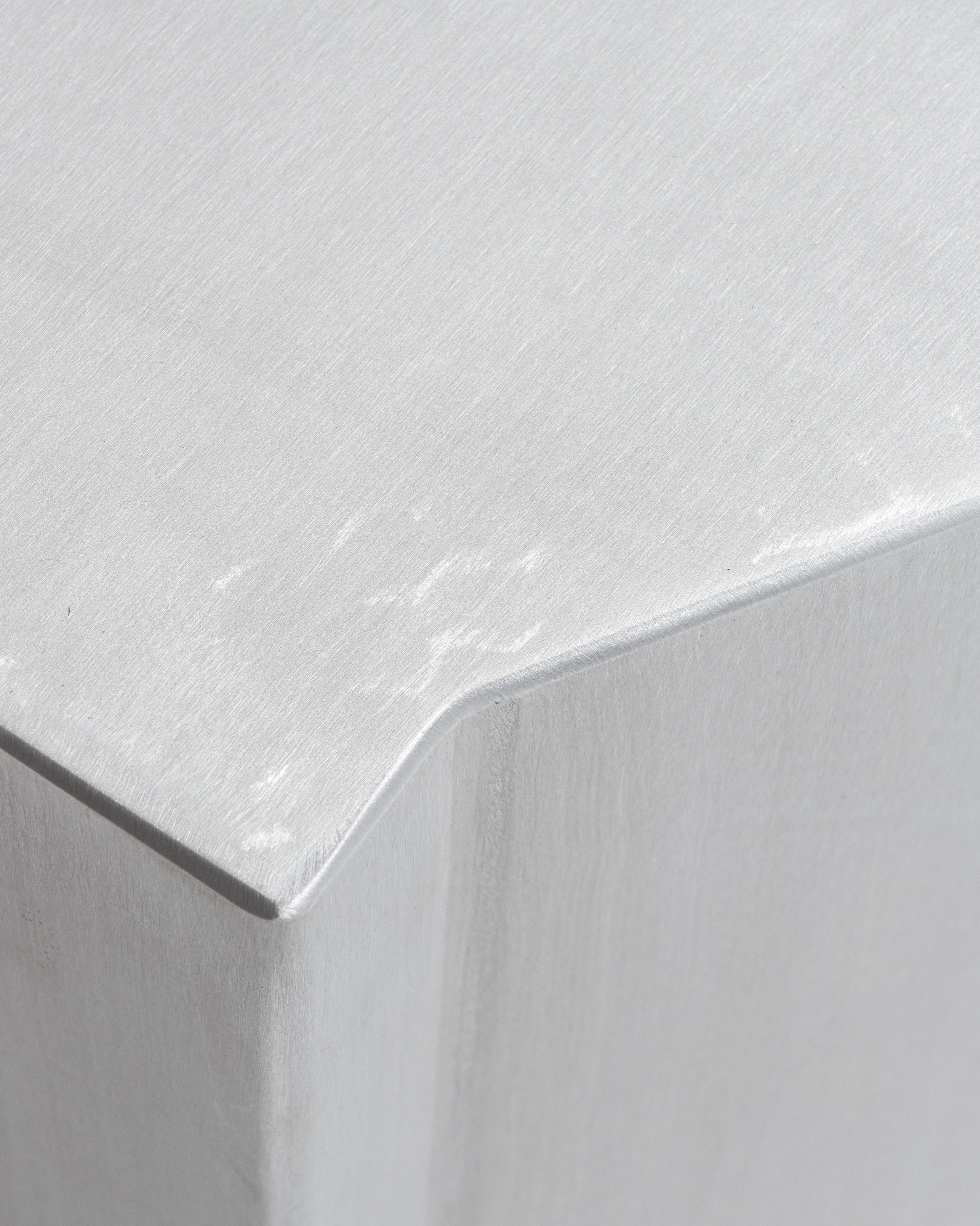 Mesa de centro rectangular Funki Lounge de aluminio cepillado en venta 5