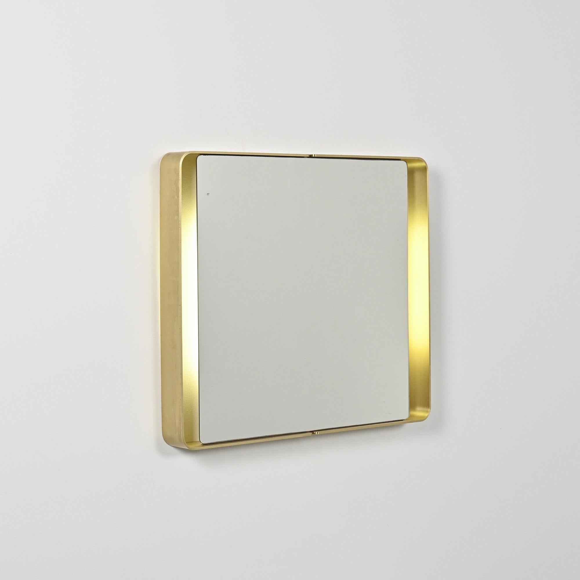 Mid-Century Modern Miroir rectangulaire en métal doré, vers 1970 en vente
