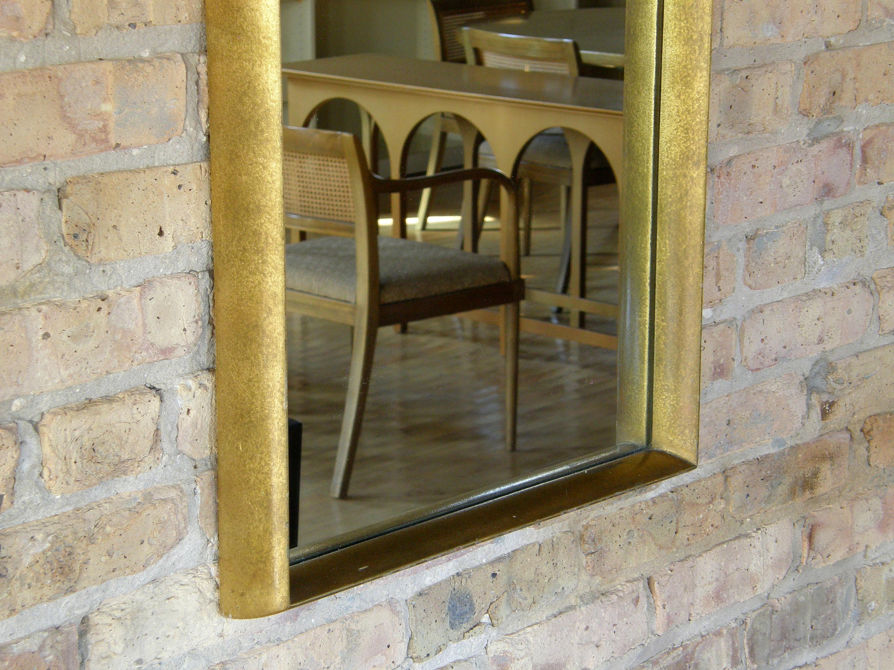Rechteckiger Spiegel aus vergoldetem Holz mit gewölbter Platte im Angebot 5