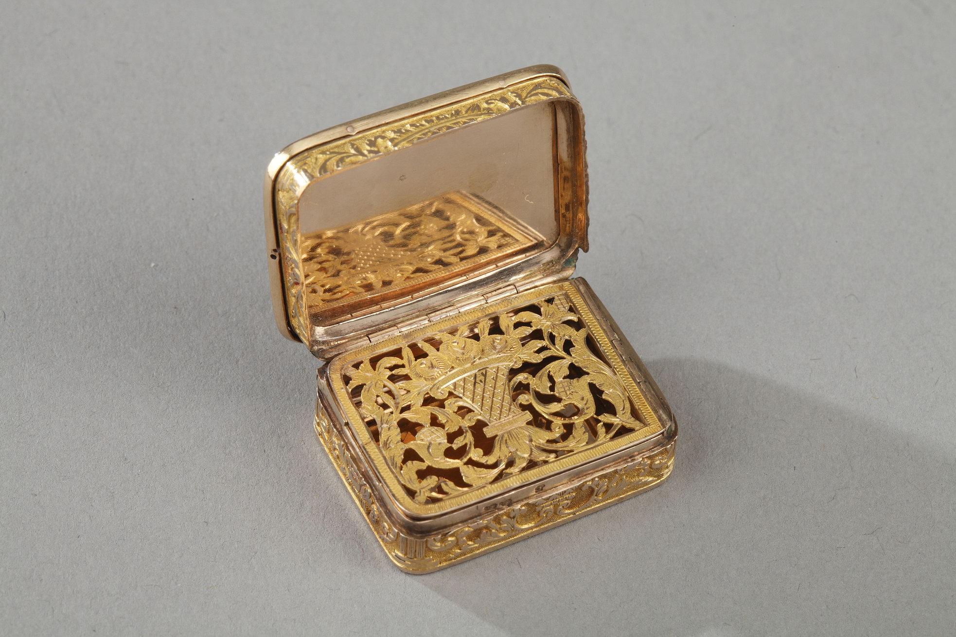 Vinaigrette rectangulaire en or, début du 19ème siècle en vente 2