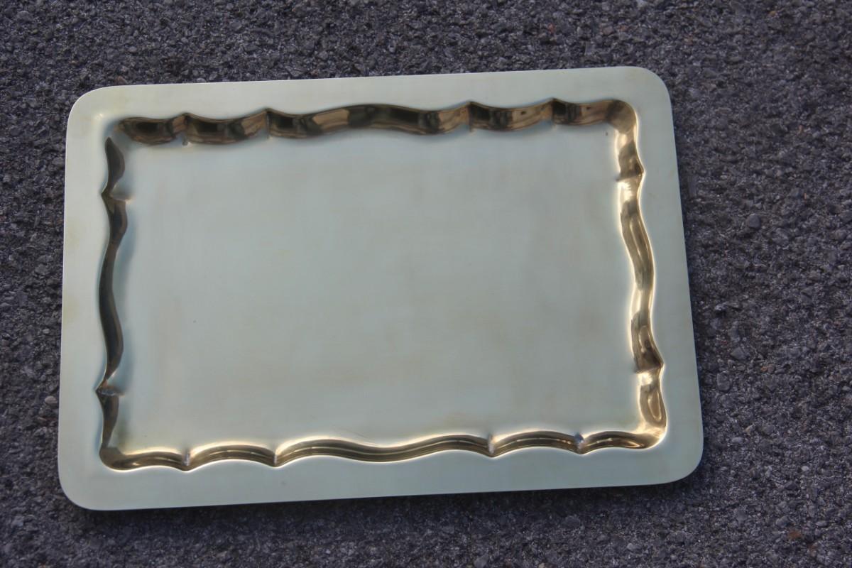 Rectangular Hand-Hammered Brass Tray with Baroque Decorations Italy 1970 Gold In Good Condition In Palermo, Sicily