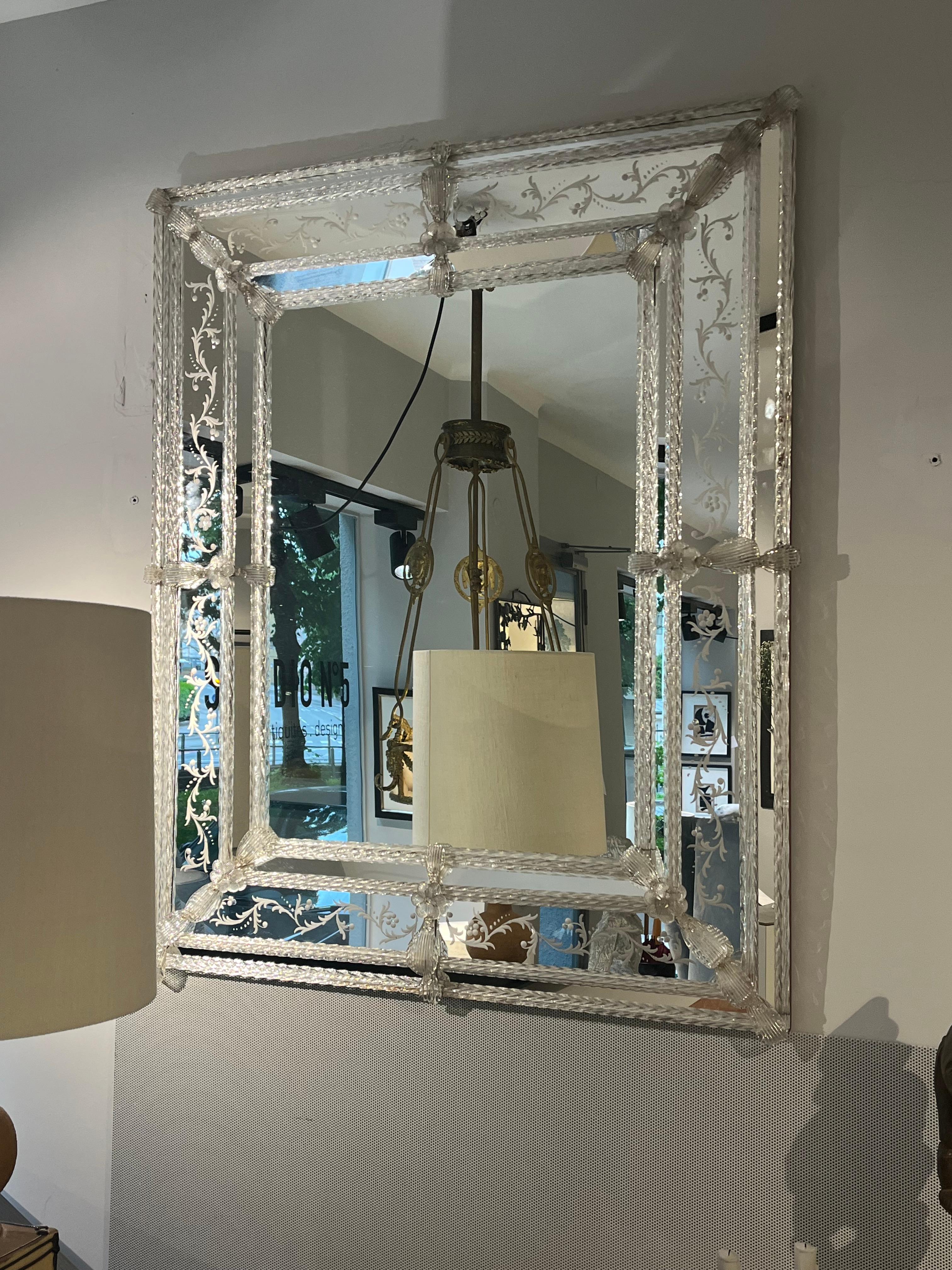 Specchio rettangolare in vetro di Murano della metà del secolo scorso con decorazioni floreali 1950s in vendita 4