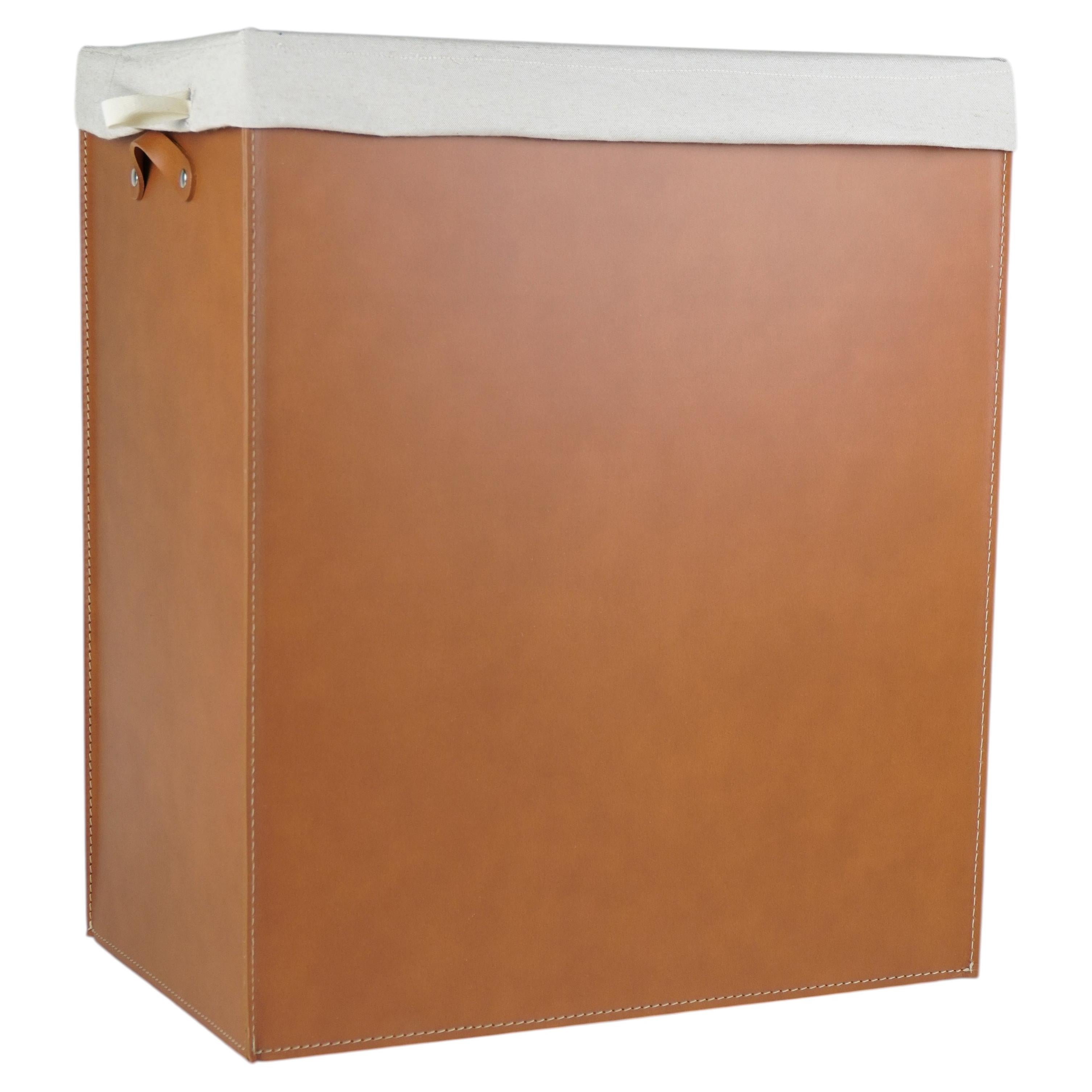 Rectangular laundry basket LUNDRA Deluxe in regenerated leather For Sale