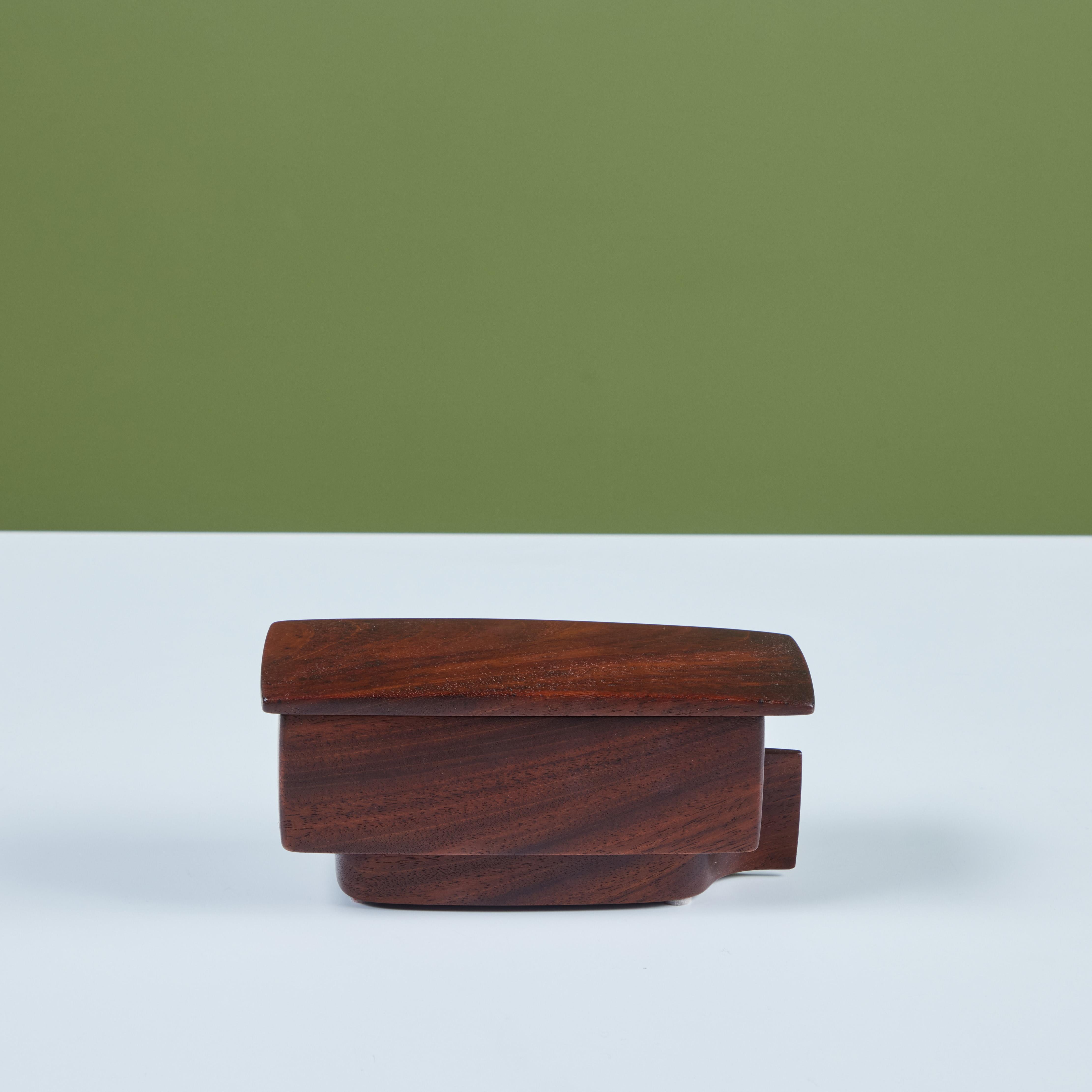 Rectangular Lidded Walnut Box In Excellent Condition For Sale In Los Angeles, CA