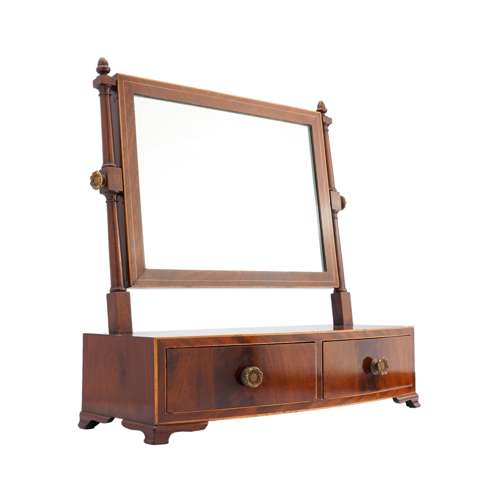 Rectangular mahogany swinger dressing mirror on a bow front stand, 1790 For Sale 2