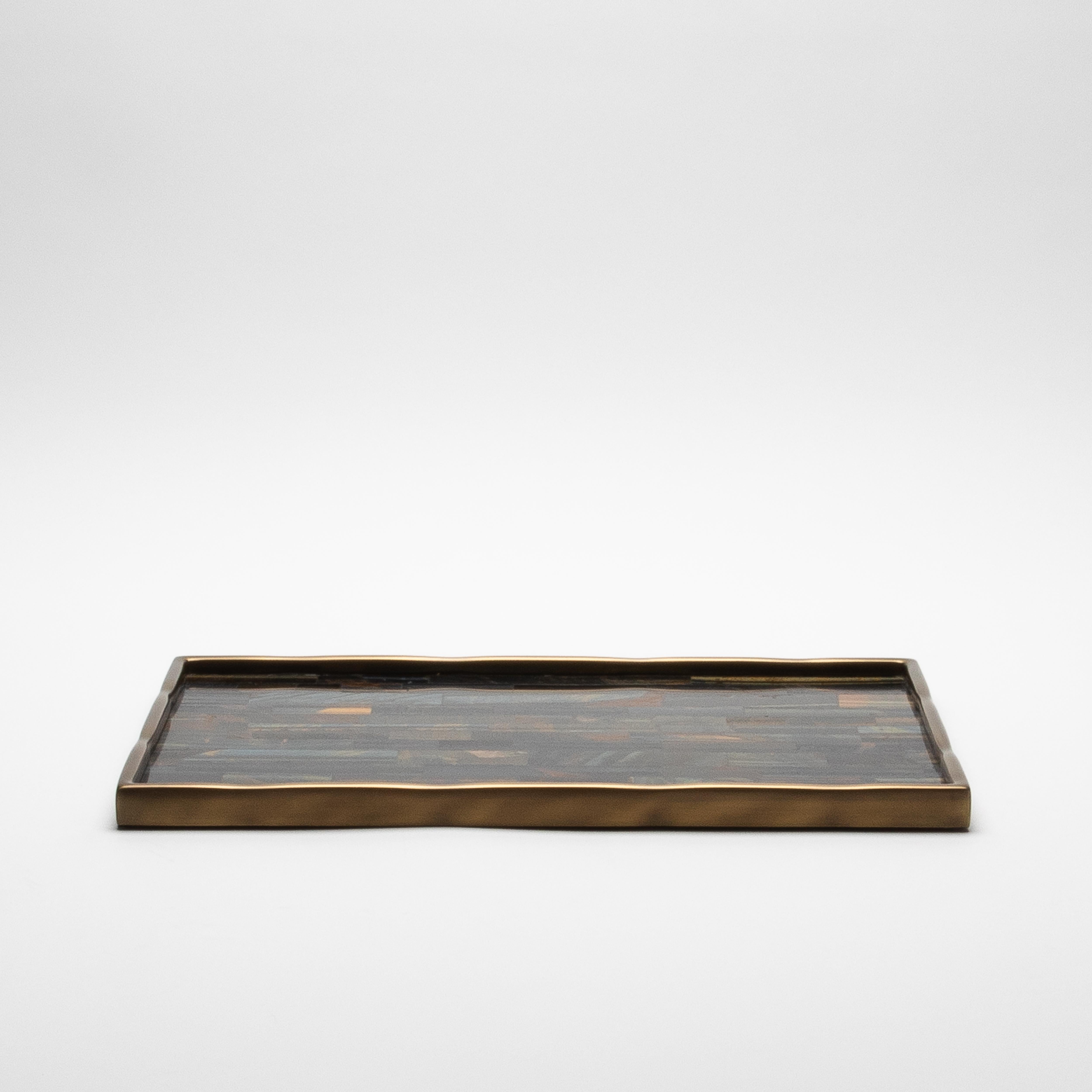 Rectangular Melting Tray in Tiger Eye with Bronze Patina Brass by R&Y Augousti In New Condition For Sale In West Hollywood, CA