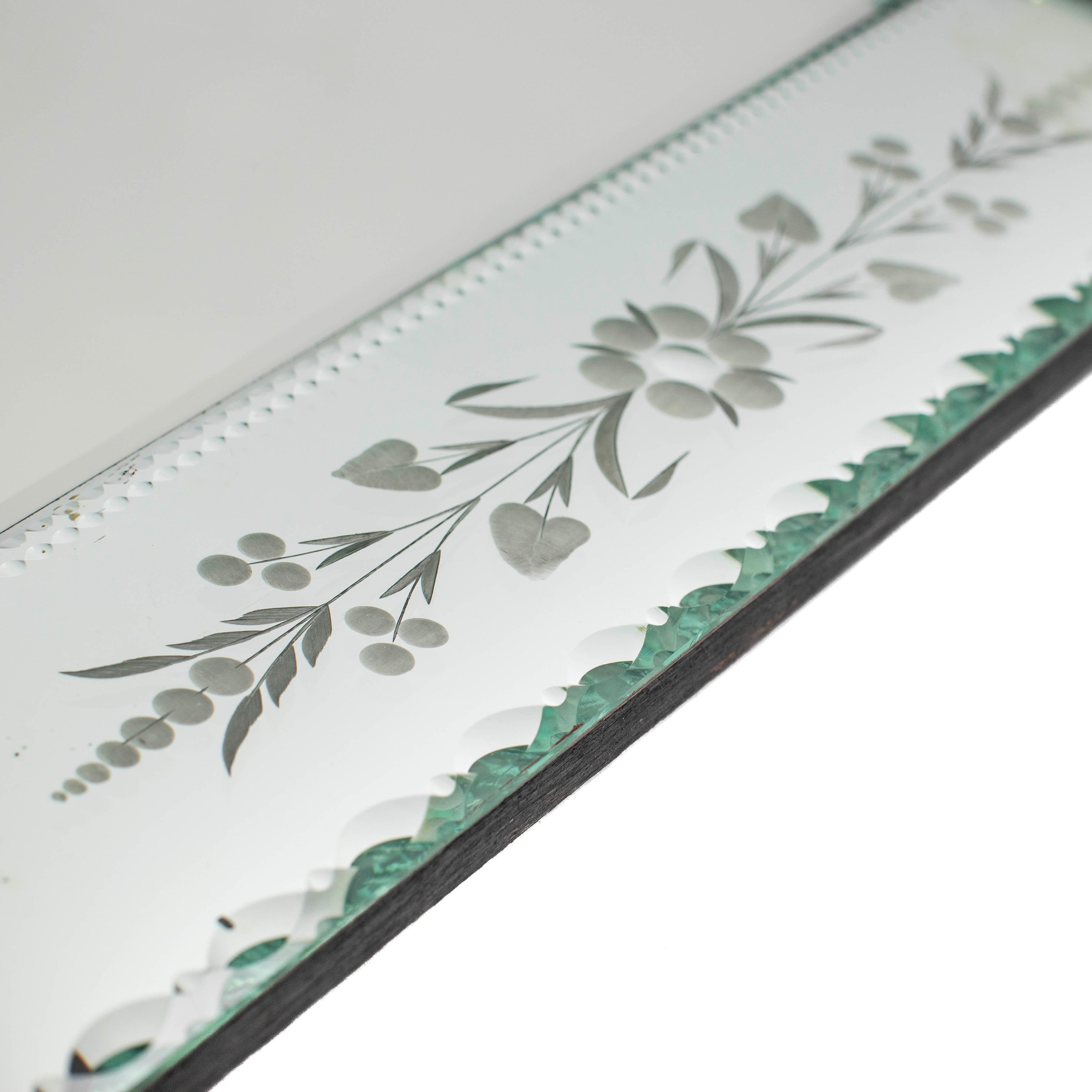 Miroir vénitien rectangulaire du milieu du siècle à la décoration délicate, France, années 1930 en vente 3