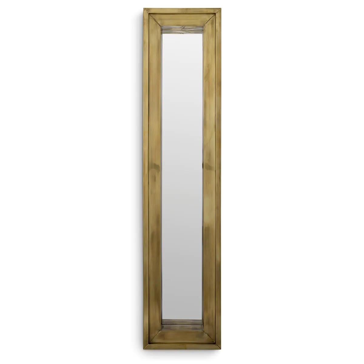 Scegli questo piccolo specchio rettangolare per dare il tocco finale alla tua camera da letto o al tuo corridoio.

La profonda cornice di questo specchio da parete smussato è disponibile in una finitura in ottone vintage, che lo rende ideale per gli