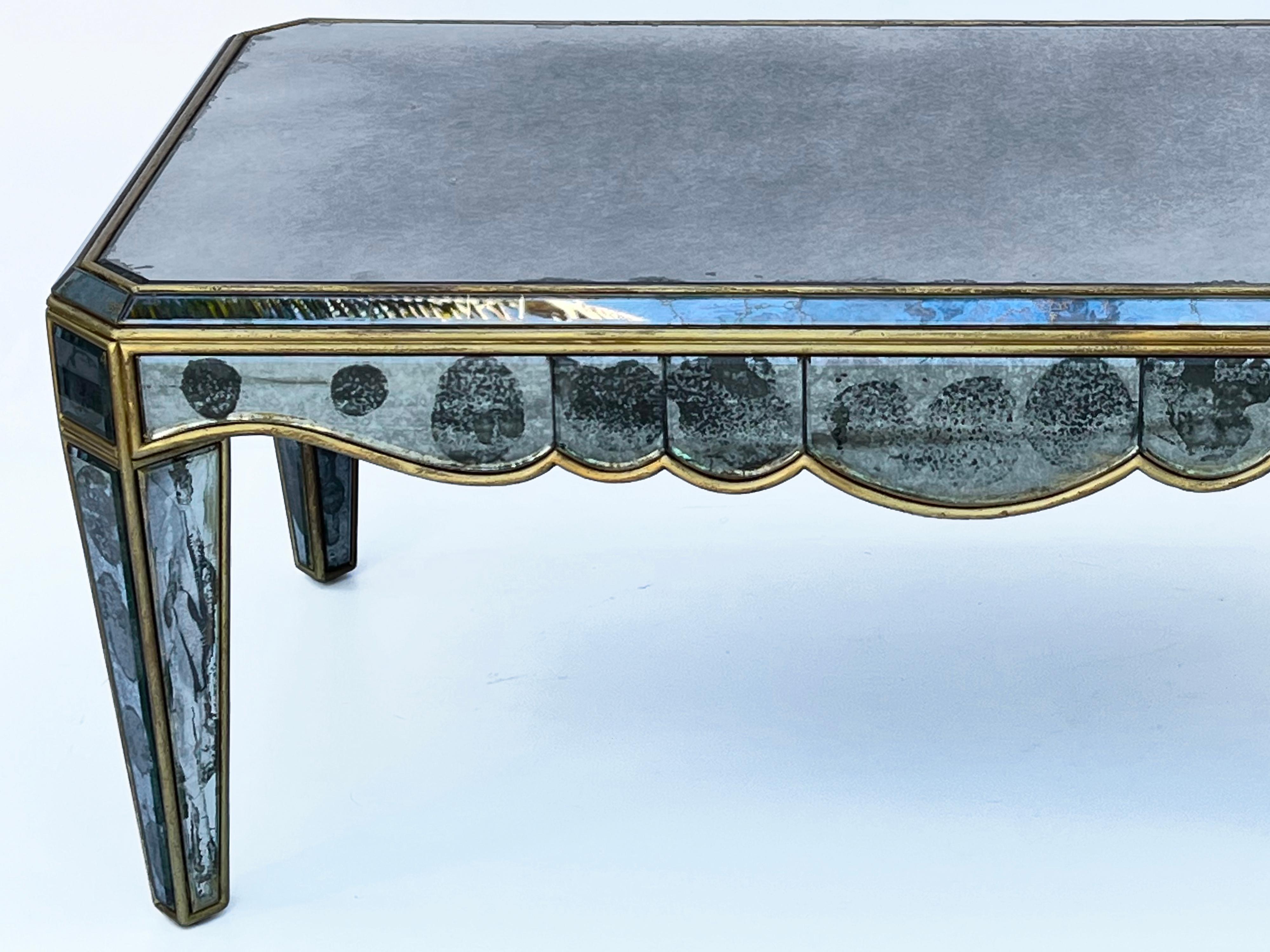 Rectangular Mirrored Coffee Table Circa 1940s (Vergoldet) im Angebot