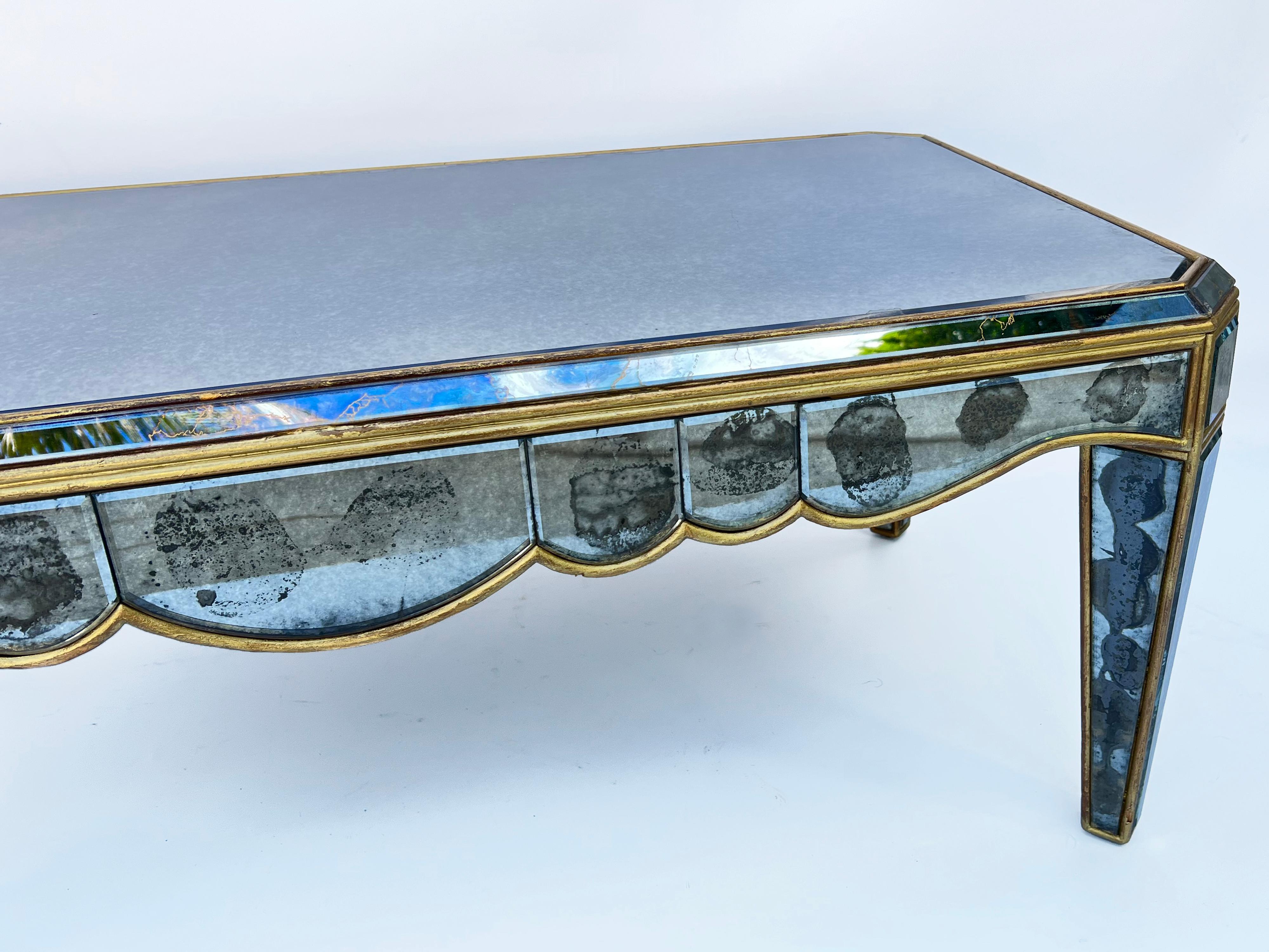 Rectangular Mirrored Coffee Table Circa 1940s (Mitte des 20. Jahrhunderts) im Angebot
