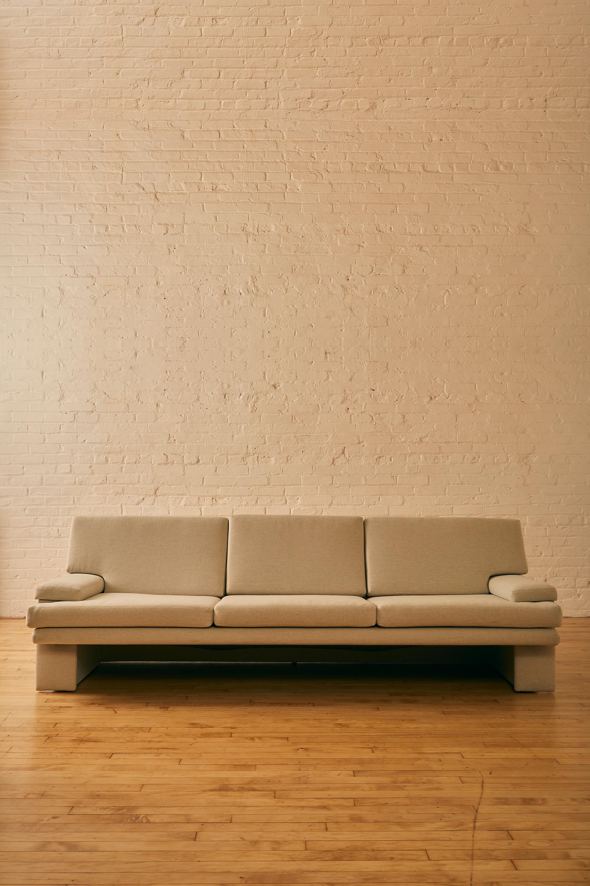 Rectangular Modernist Sofa in herringbone tweed Rogers & Goffigon upholstery. 

