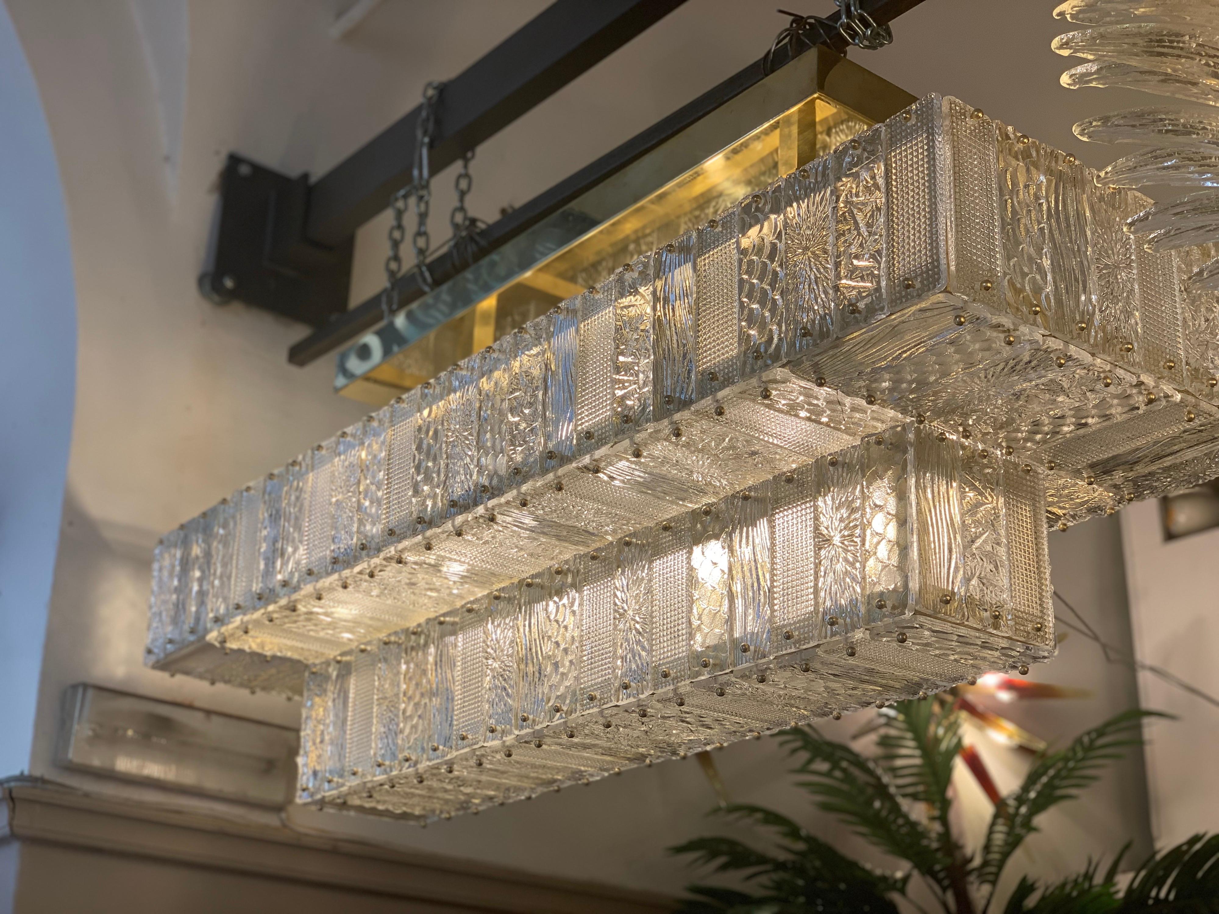 Rectangular Murano Clear Glass Chandelier with Brass Fittings, 1950s In Excellent Condition In Florence, IT