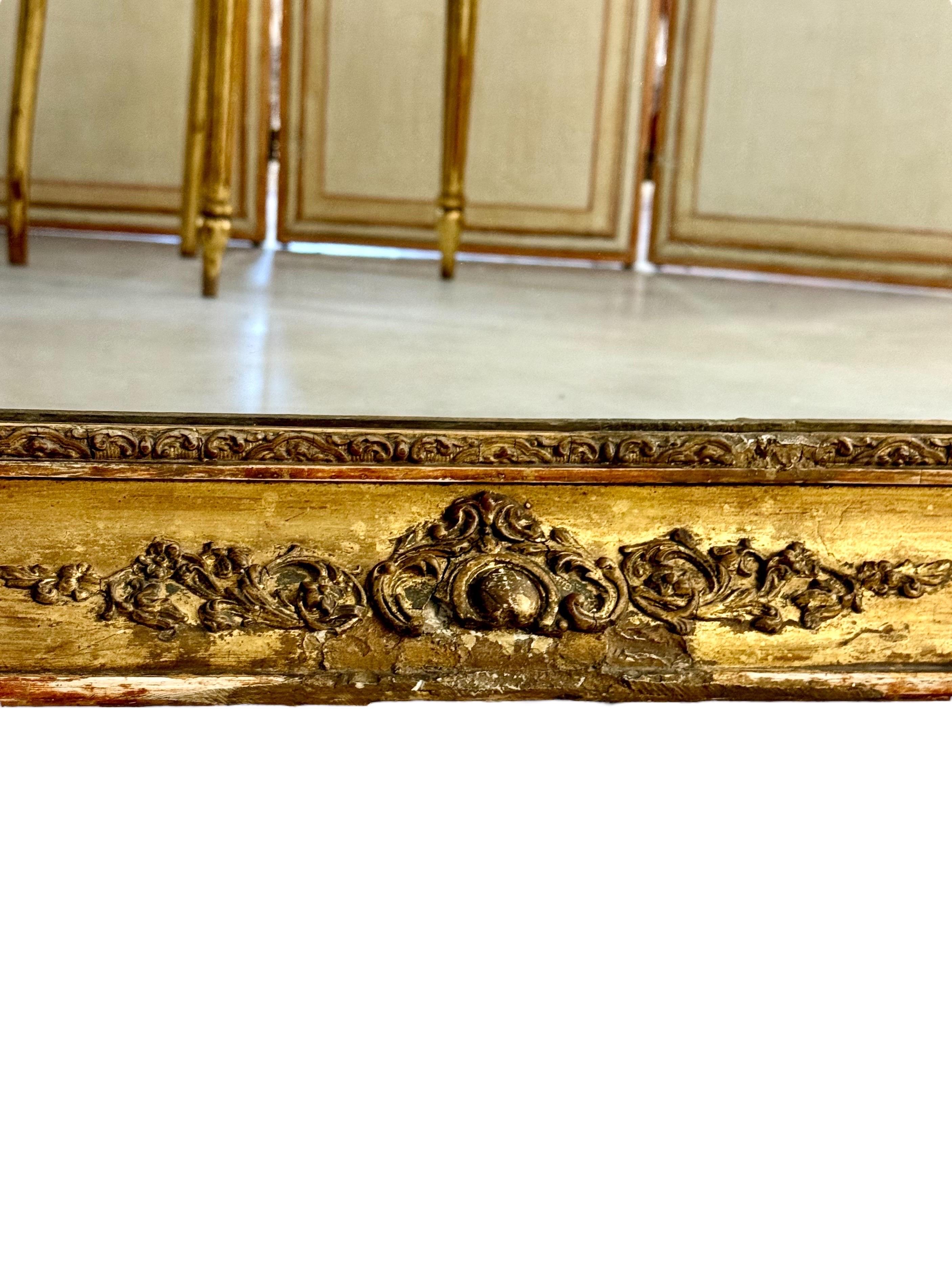 Rectangular Napoleon III Gilded Mirror with Rococo Carvings, France circa 1860 In Good Condition For Sale In LA CIOTAT, FR