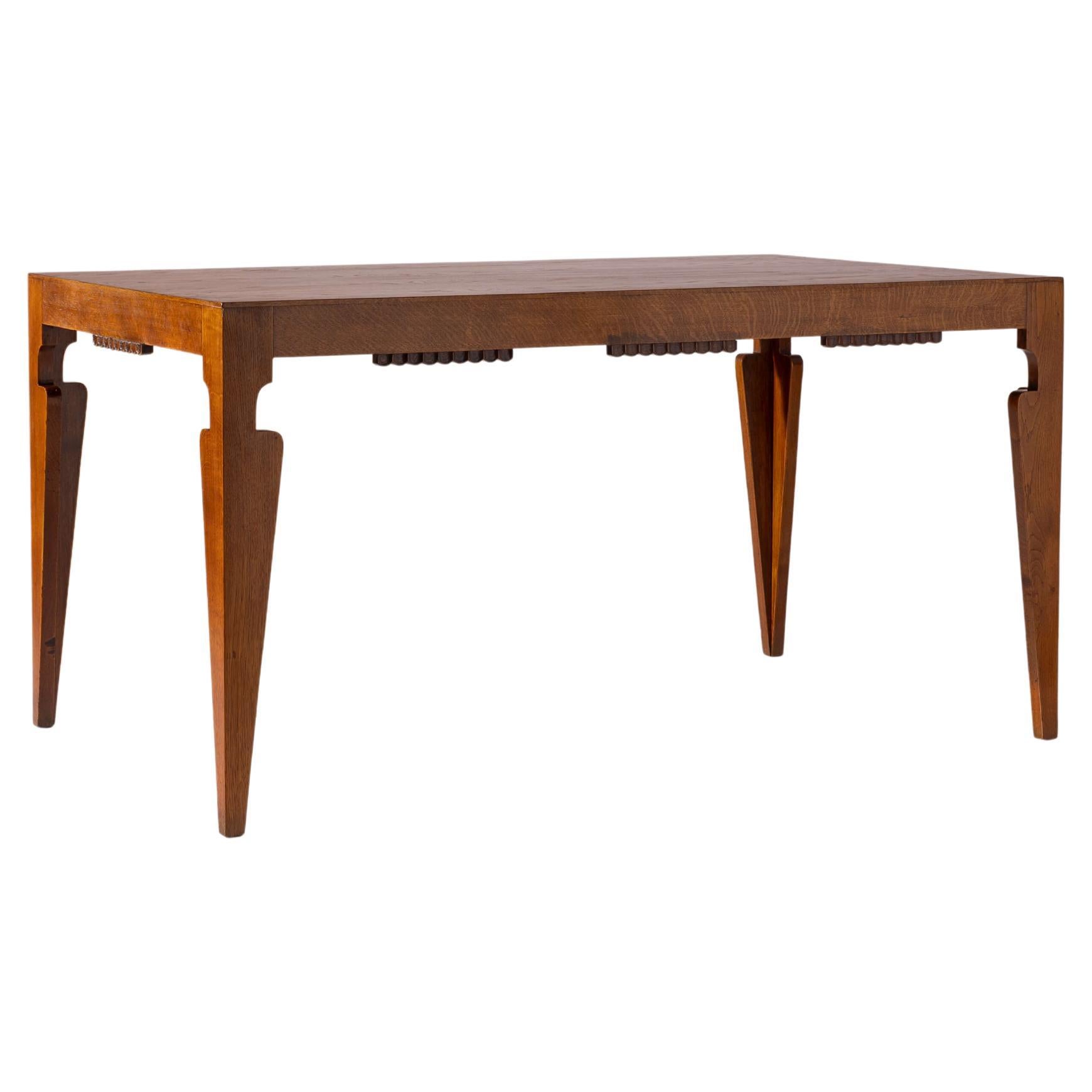 Rectangular oak dining table, attributed to Guglielmo Ulrich, Italy, 1940s For Sale