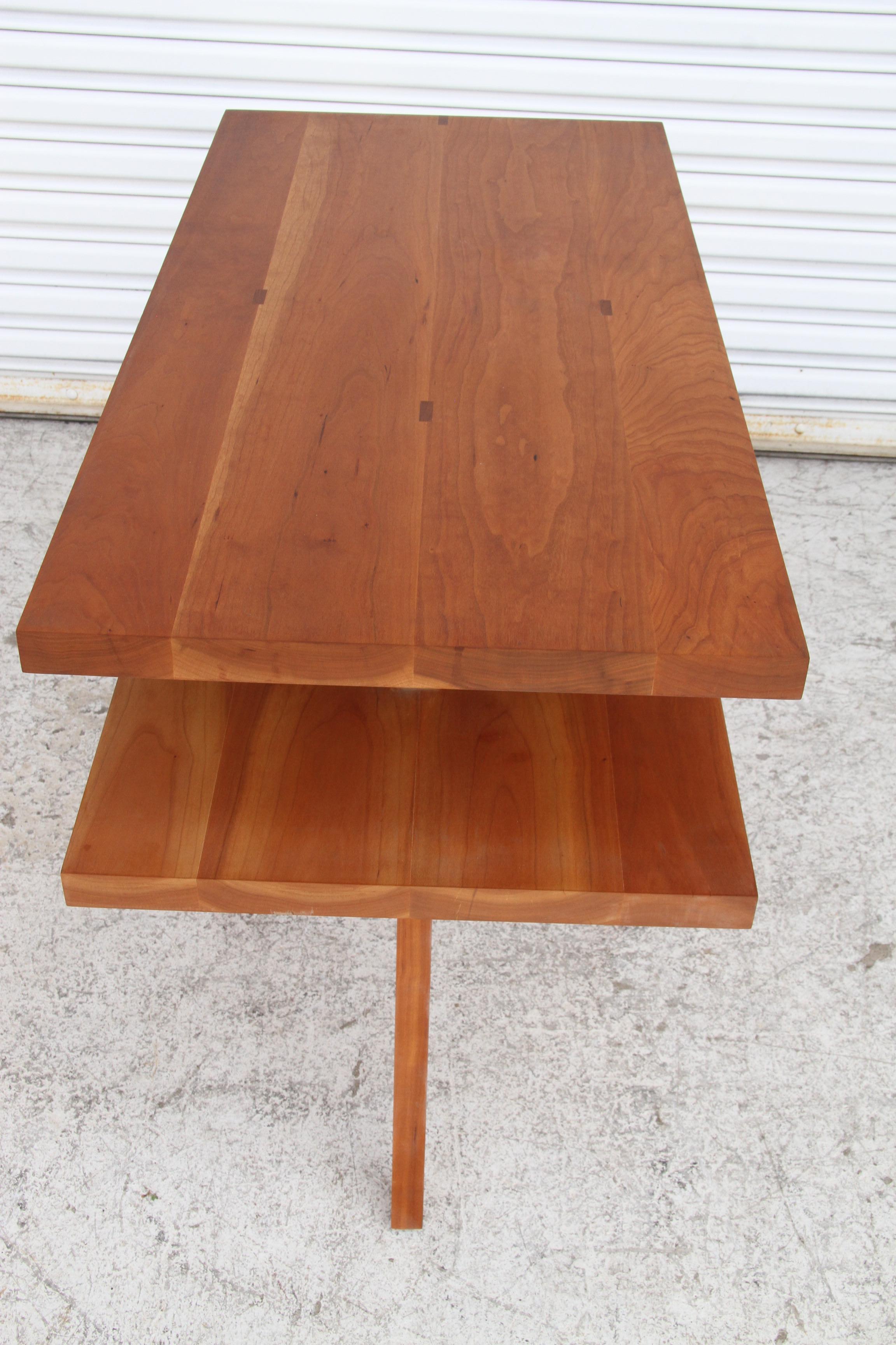 Américain Table d'appoint rectangulaire de Richard Meier en vente