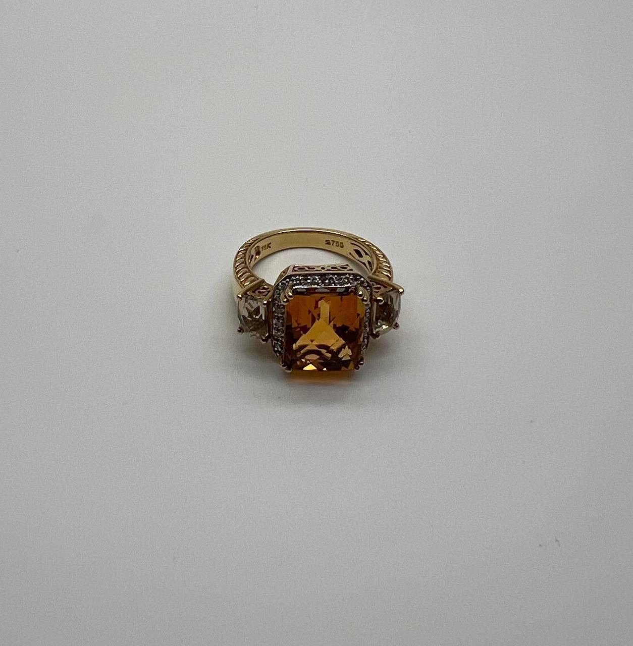 Anello rettangolare in oro 18 carati con diamante aureolato e citrino arancione in vendita 5
