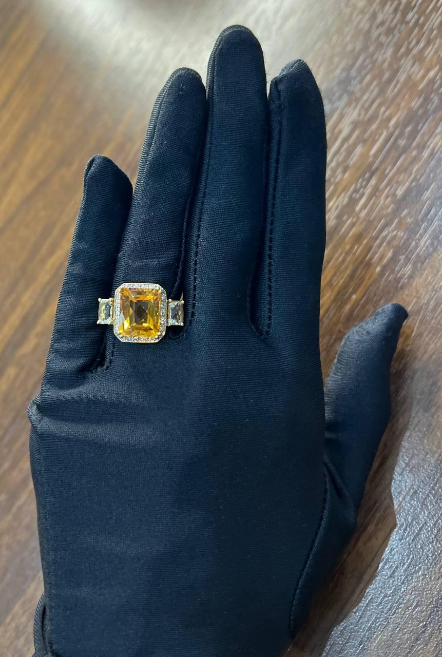 Anello rettangolare in oro 18 carati con diamante aureolato e citrino arancione in vendita 8