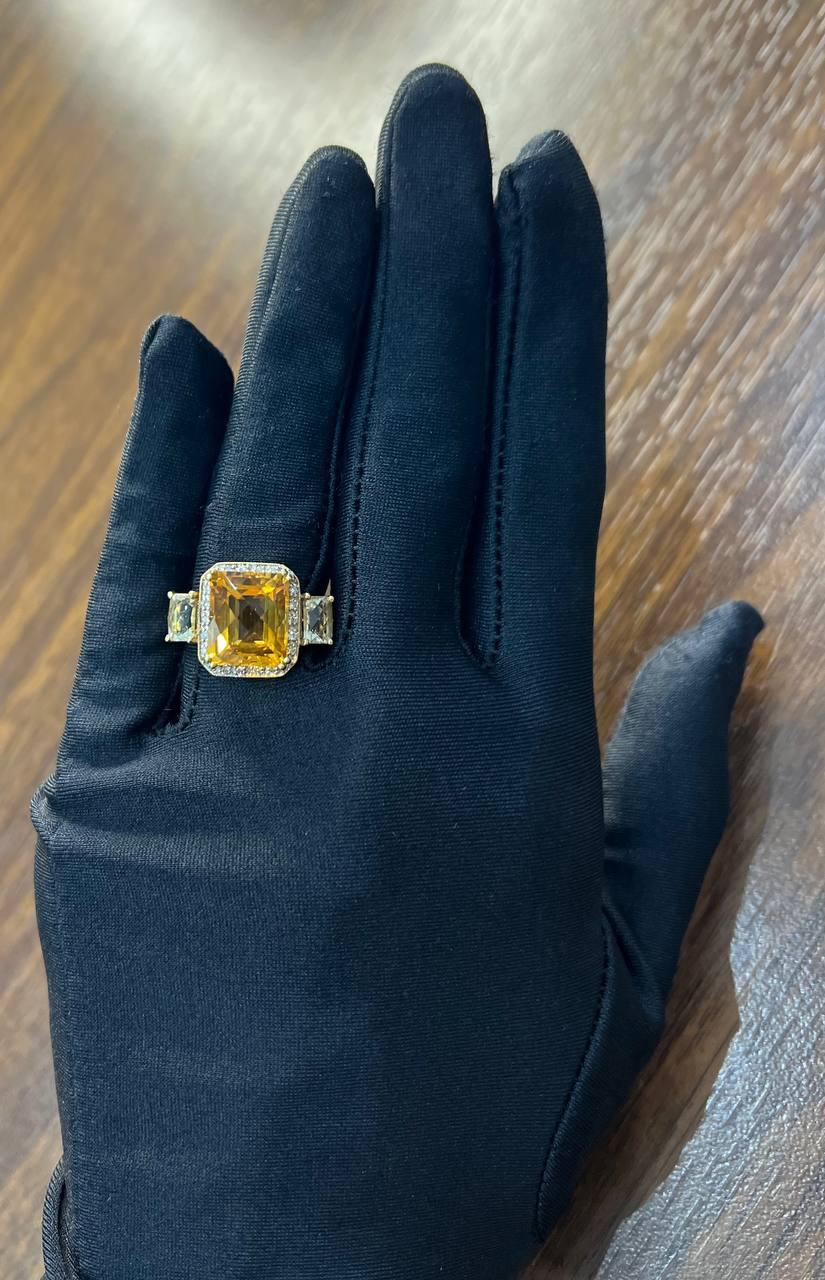 Anello rettangolare in oro 18 carati con diamante aureolato e citrino arancione in vendita 9