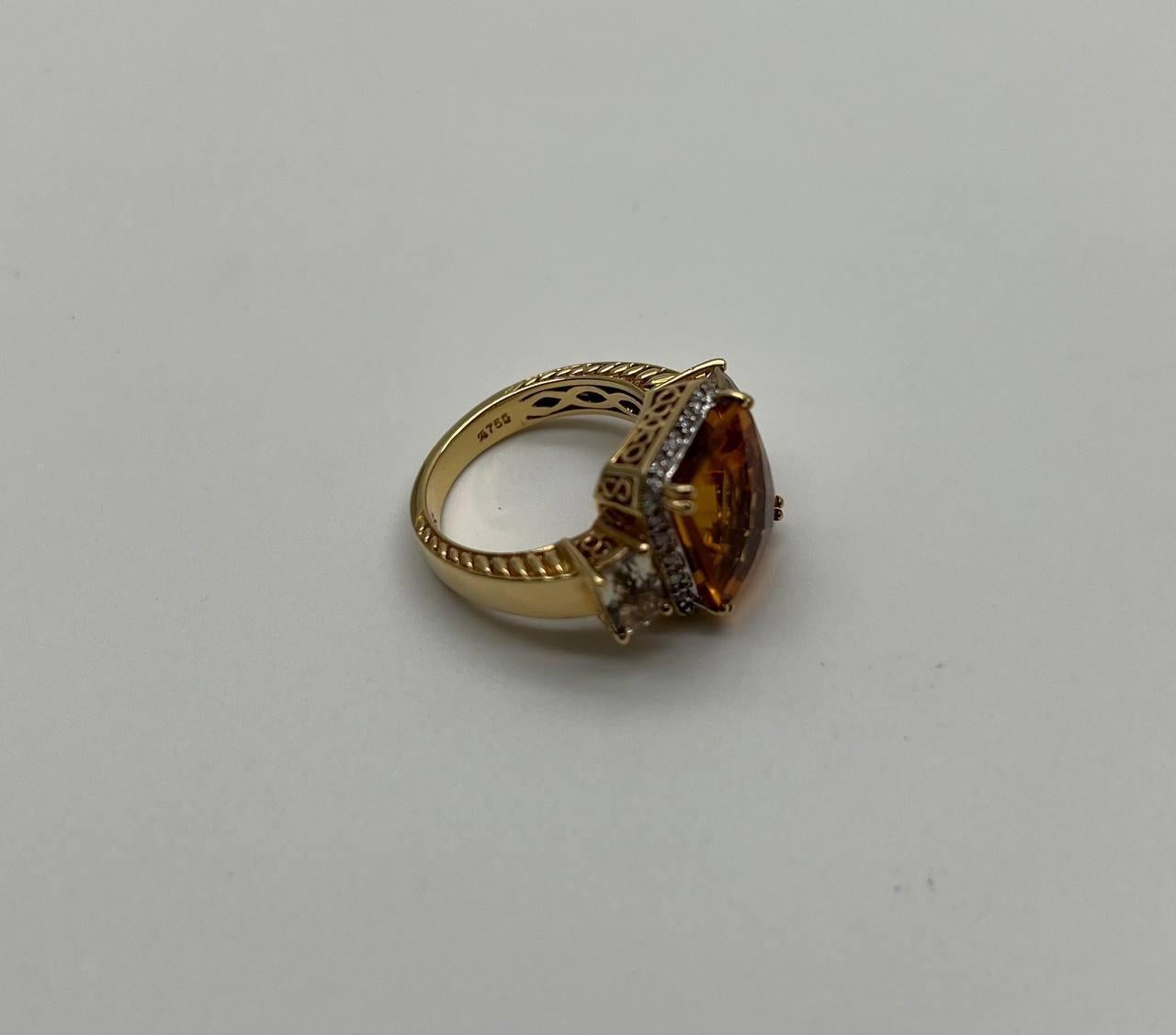Anello rettangolare in oro 18 carati con diamante aureolato e citrino arancione in vendita 2