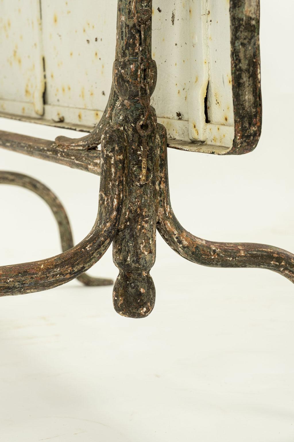 Kipptisch aus lackiertem Eisen, rechteckig (19. Jahrhundert) im Angebot