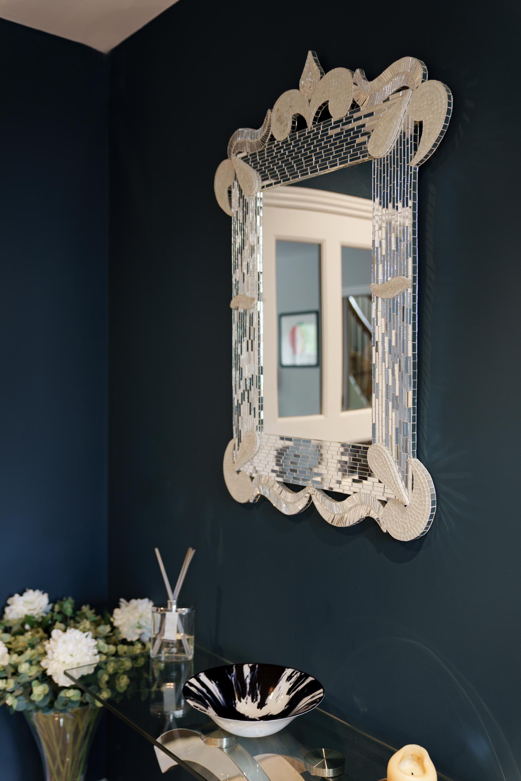 Rechteckiger Palazzo-Mosaik-Spiegel, handgefertigt in Großbritannien von Claire Nayman (Sonstiges) im Angebot