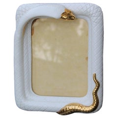 Cadre rectangulaire en céramique Tommaso Barbi orné d'un serpent blanc, 1970, Italie