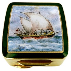 Pastillero rectangular de plata de ley con miniatura esmaltada de velero