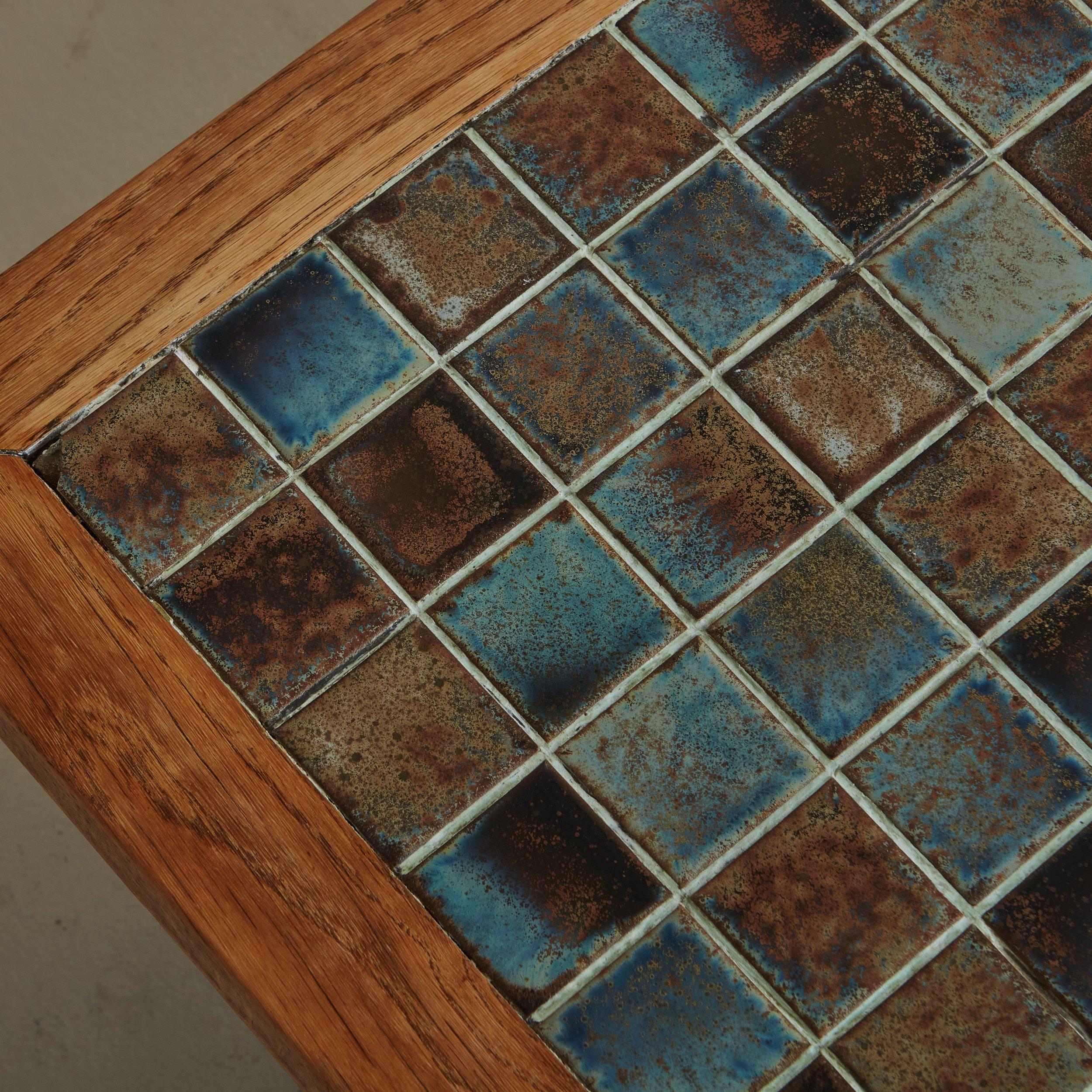 Rectangular Pine Wood Coffee Table with Blue + Brown Ceramic Tile Top In Good Condition For Sale In Chicago, IL