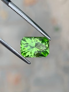 Rechteckiger Schliff 2,30ct Lime Green Peridot Edelstein, Pakistan Herkunft