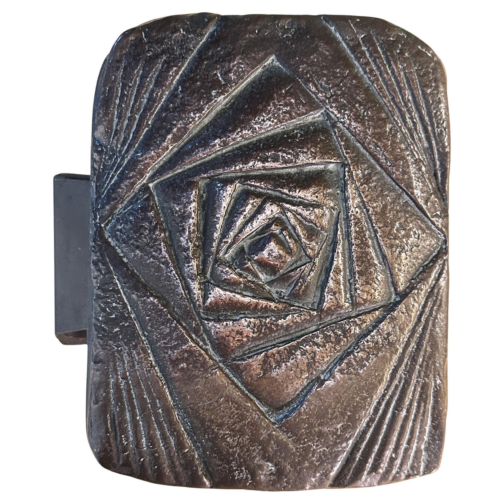 Rechteckiger Türgriff zum Drücken und Ziehen aus Bronze mit Spiralrelief