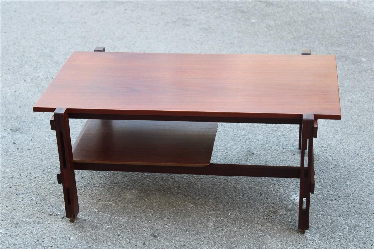 Rectangular rational midcentury Italian design teak wood coffee table brown.