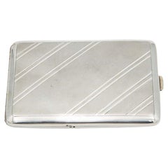 Rectangular silver cigarette case with diagonal patterns