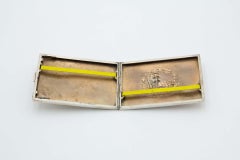 Rechteckiges silbernes Zigarettenetui mit Flachreliefs